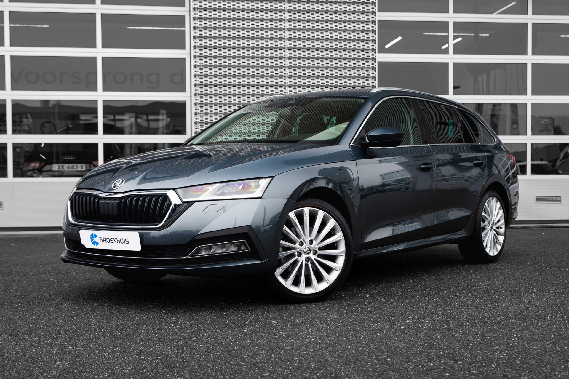 Škoda Octavia Combi 1.4 TSI iV PHEV Sportline Business | Panoramadak | Camera | Stoelverwarming | Carplay