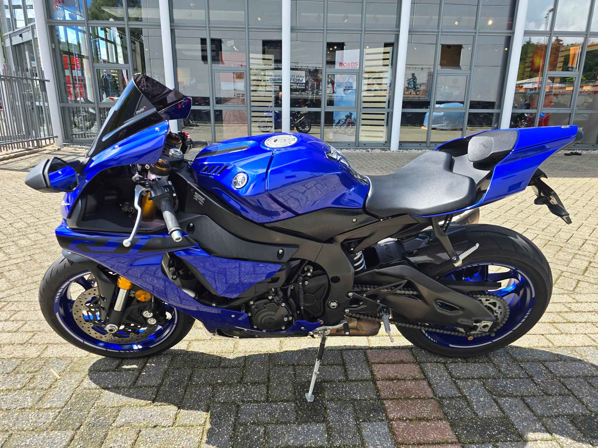 Yamaha YZF R1 - 5/27