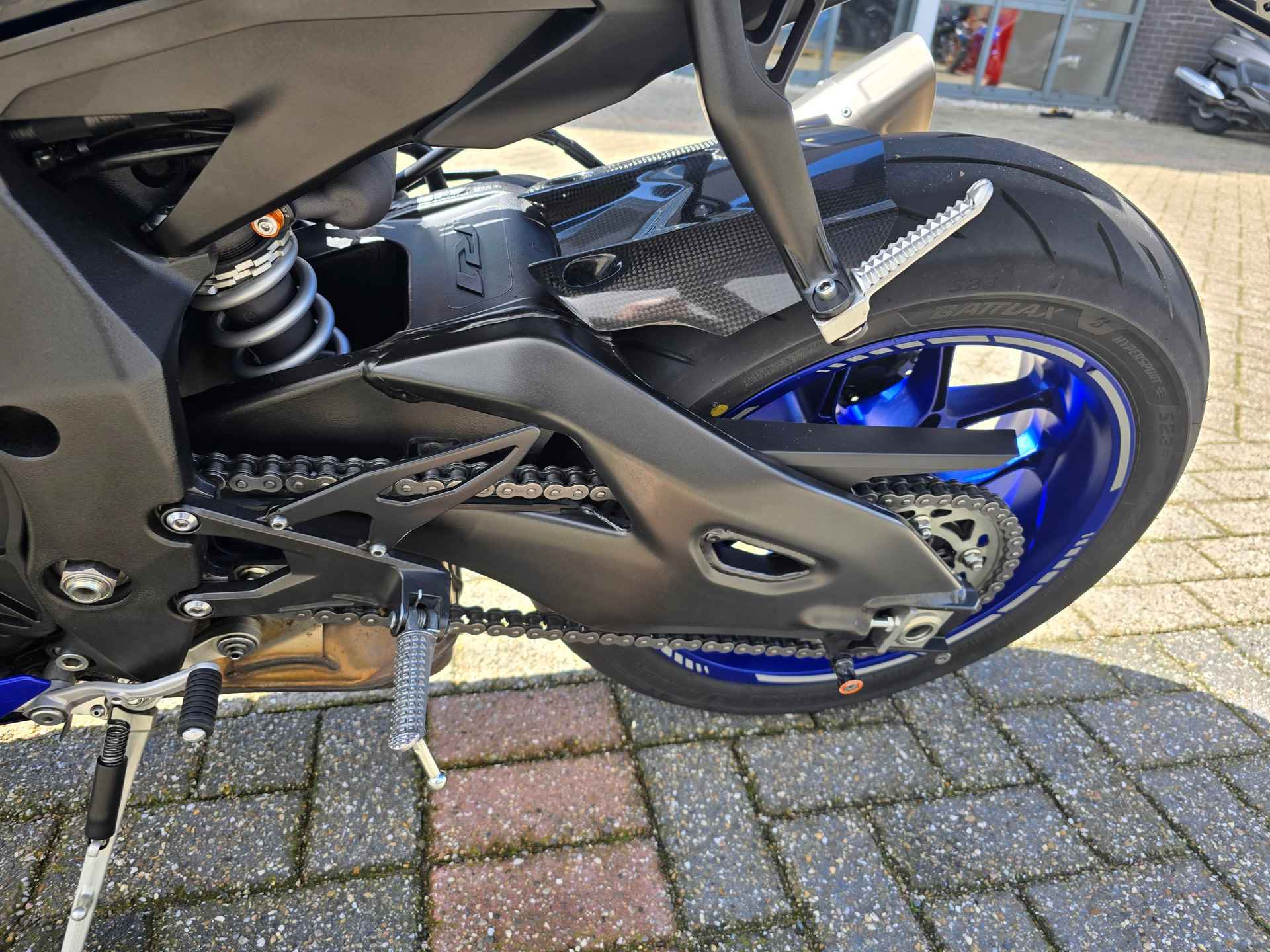 Yamaha YZF R1 - 13/27