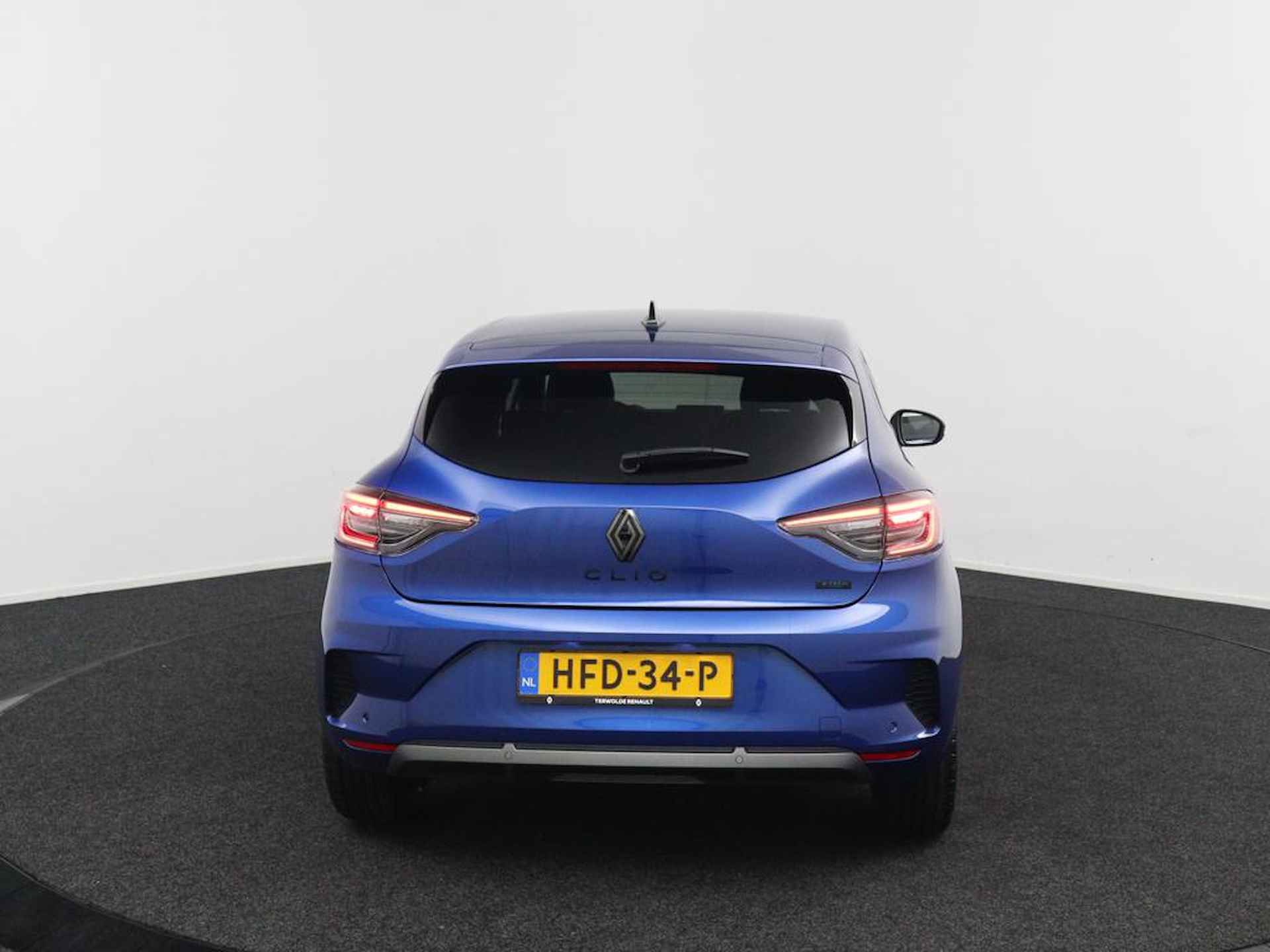 Renault Clio 1.6 E-Tech Full Hybrid 145 esprit Alpine | Bose Audio | Camera | Navigatie | Climate Control | Adaptieve Cruise Control | Parkeersensoren | Metallic Lak | 17'' Lichtmetalen Velgen | Apple Carplay | Android Auto | - 4/41