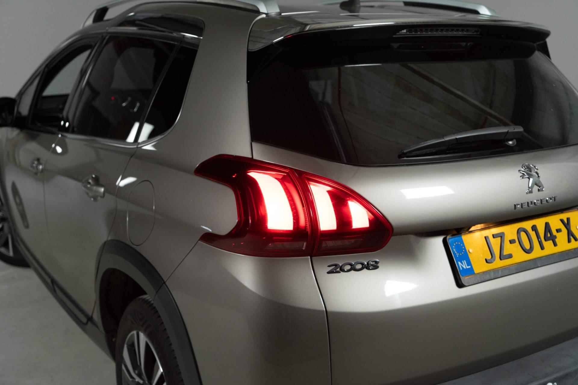 Peugeot 2008 1.2 PureTech Allure | Automaat | Panoramadak | Navigatie |Rijklaarprijs - 9/32