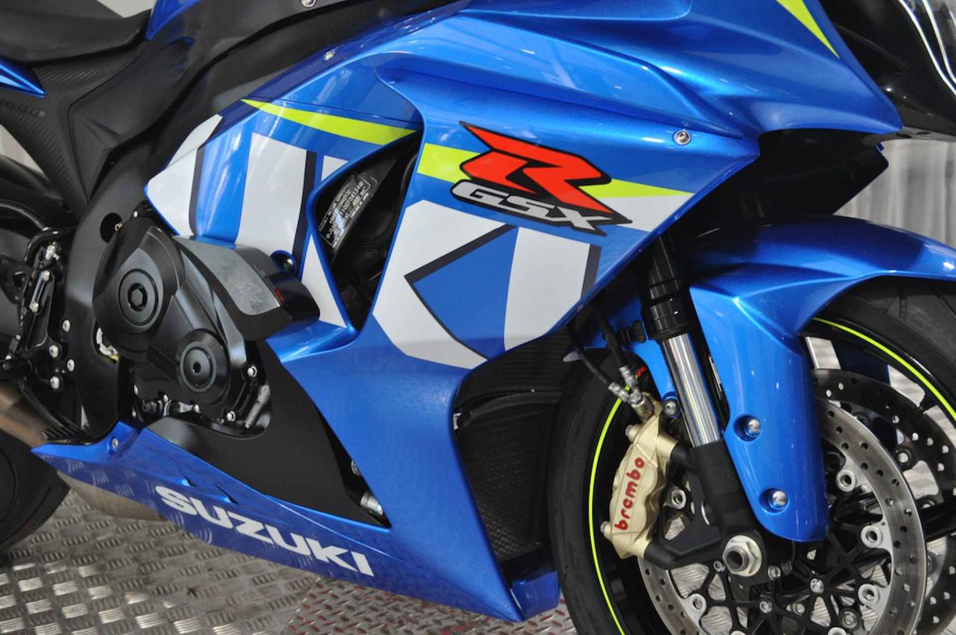 SUZUKI Gsx-r 1000 MOTO GP - 22/24