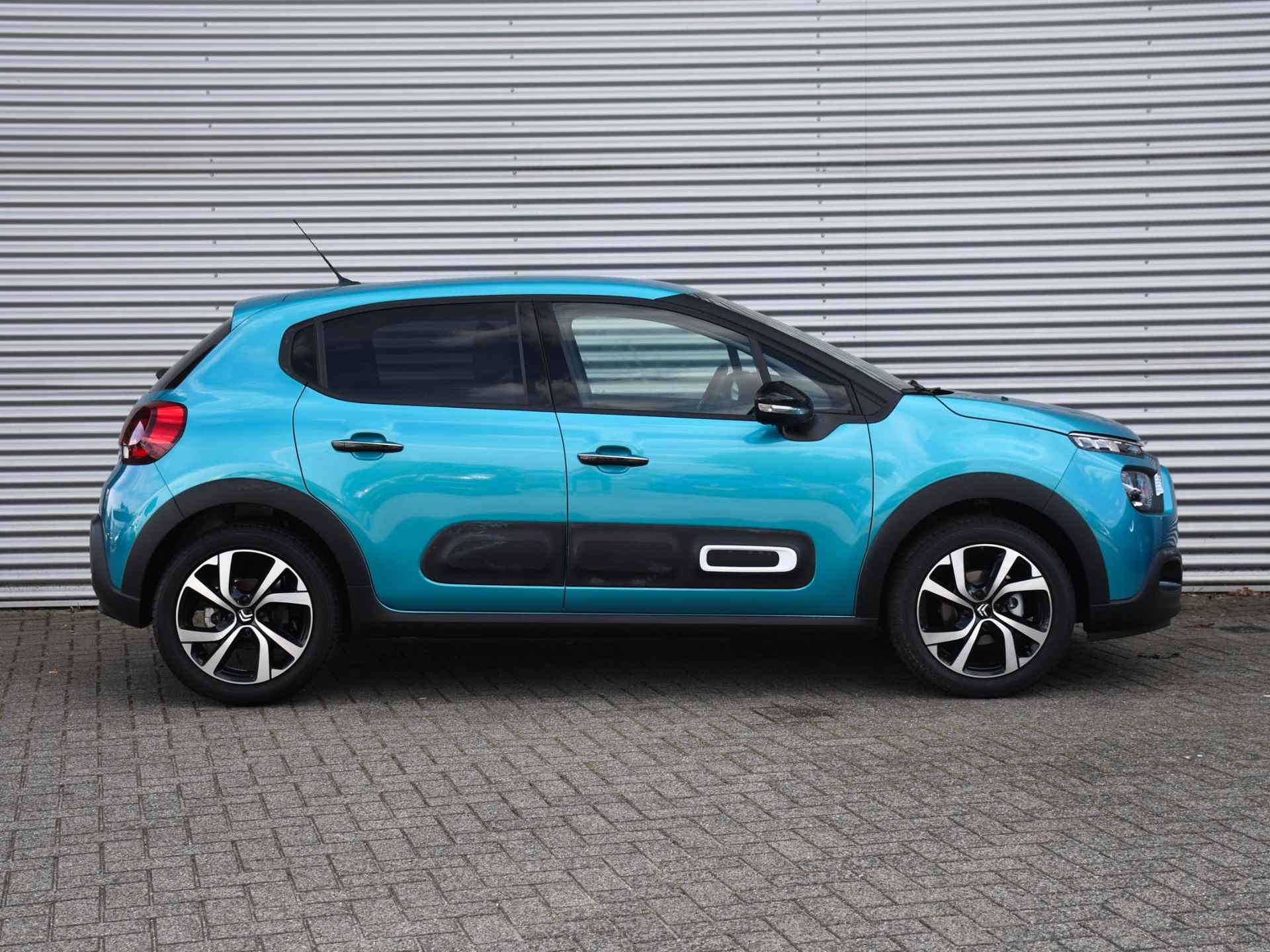 Citroen C3 Feel Edition 1.2 PureTech 110pk PDC ACHTER + CAM. | DAB | NAVI | KEYLESS | APPLE-CARPLAY | STOELVERW. VOOR - 3/31