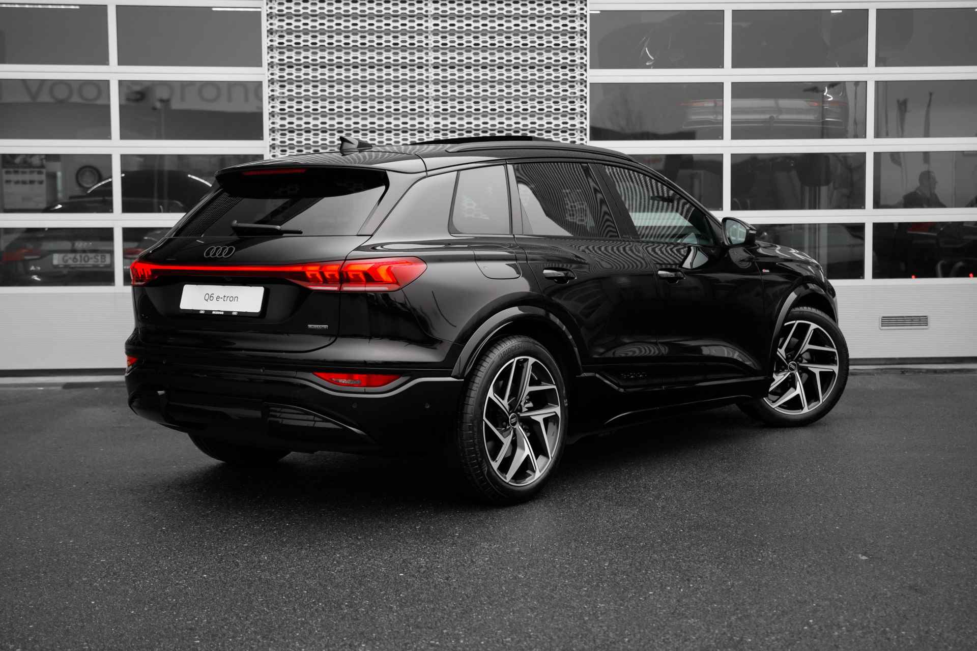 Audi Q6 e-tron S edition 388pk 100 kWh quattro | Panoramadak | Luchtvering | Head up | B&O - 3/58