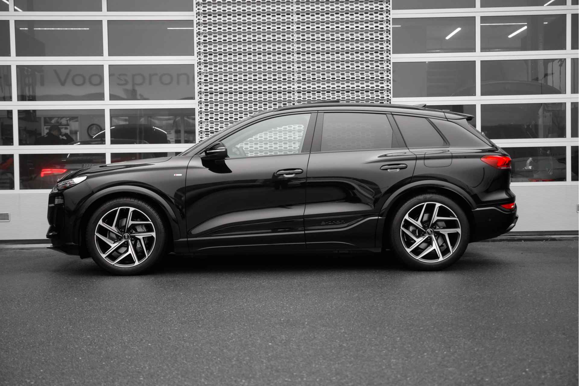 Audi Q6 e-tron S edition 388pk 100 kWh quattro | Panoramadak | Luchtvering | Head up | B&O - 6/58