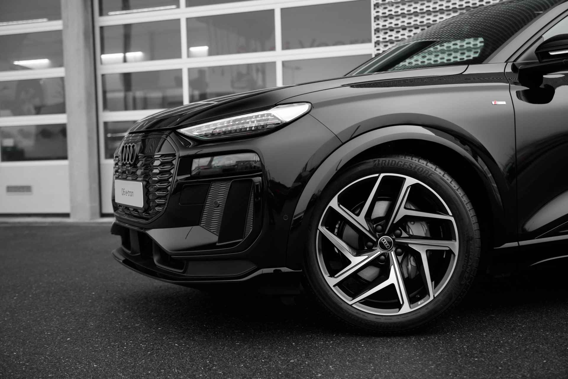 Audi Q6 e-tron S edition 388pk 100 kWh quattro | Panoramadak | Luchtvering | Head up | B&O - 7/58