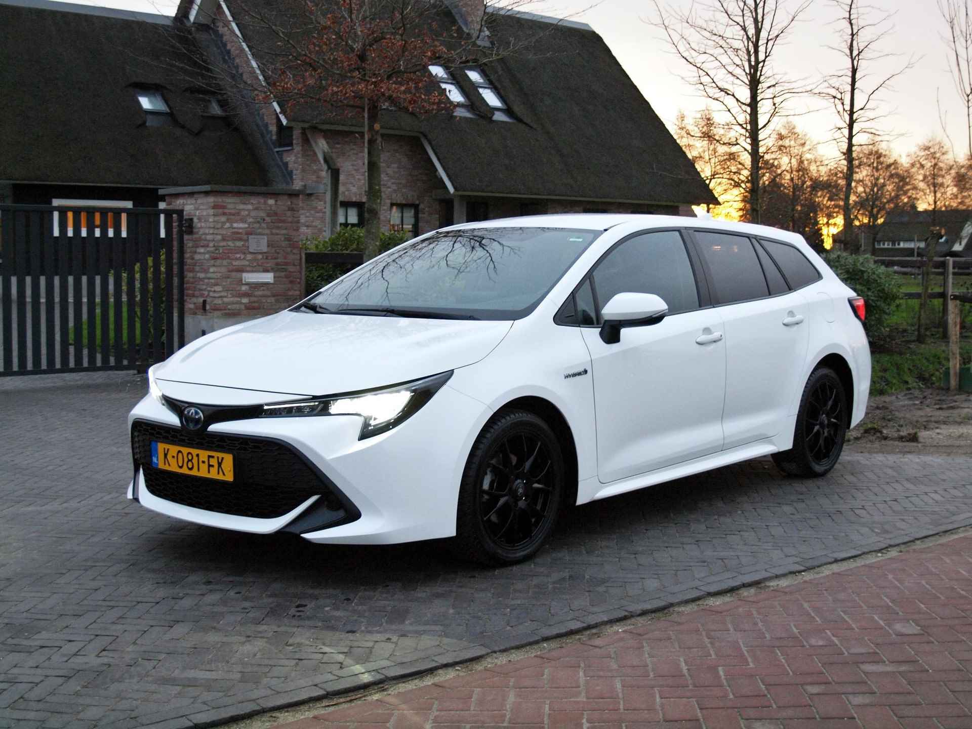 Toyota Corolla Touring Sports 1.8 Hybrid | 17 Inch | Camera | Apple Carplay | Cruise Control | DAB | - 6/28