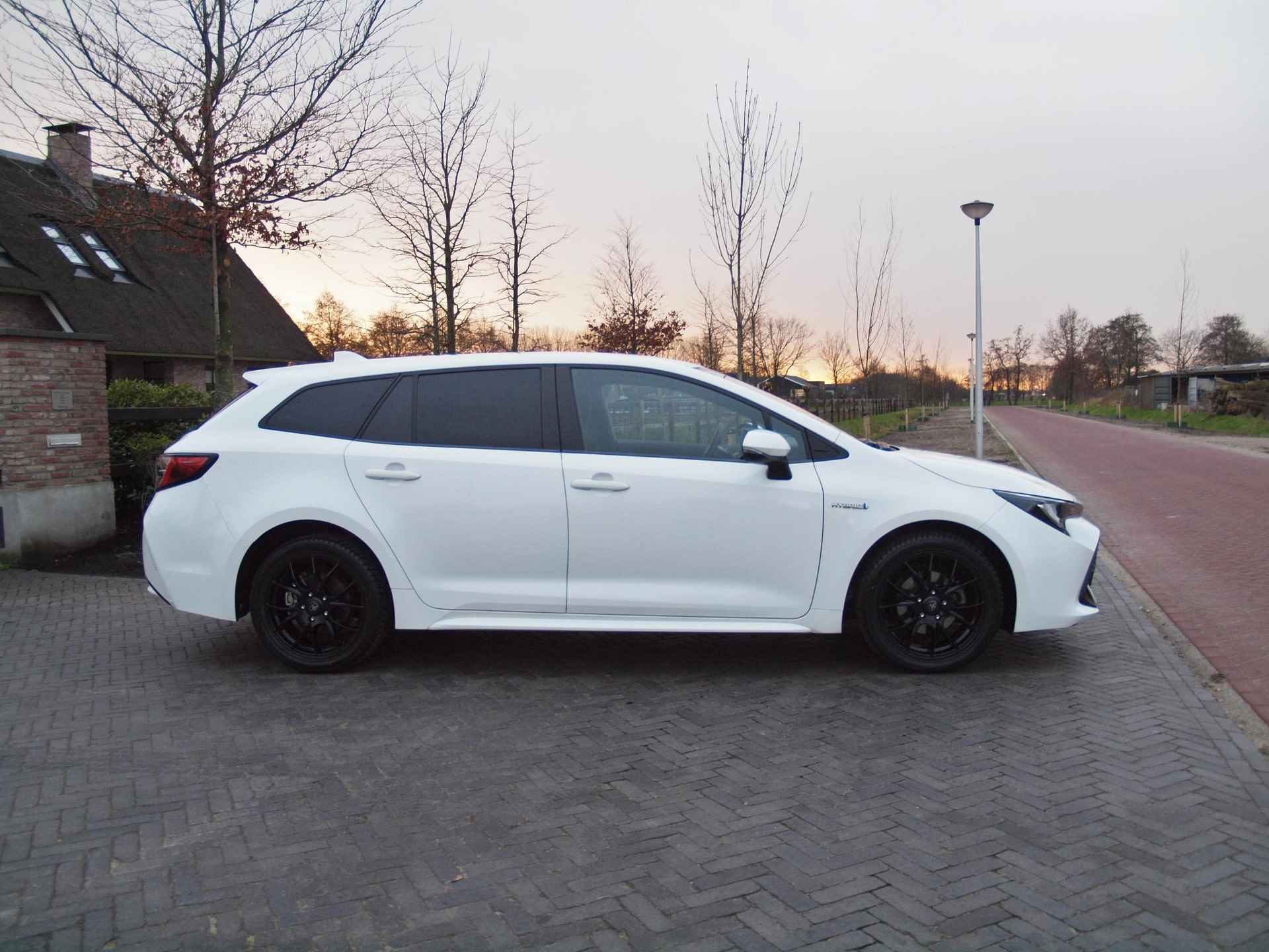 Toyota Corolla Touring Sports 1.8 Hybrid | 17 Inch | Camera | Apple Carplay | Cruise Control | DAB | - 11/28