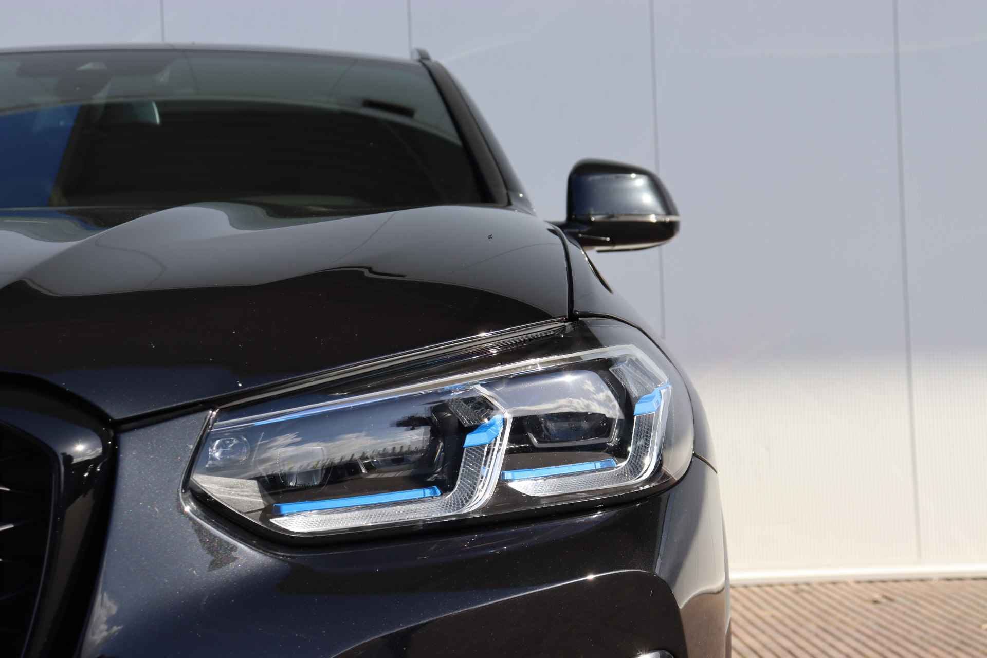 BMW X4 xDrive20i High Executive M-Sportpakket / Head Up Display / Comfort Access / HIFI / Panoramadak / - 3/32