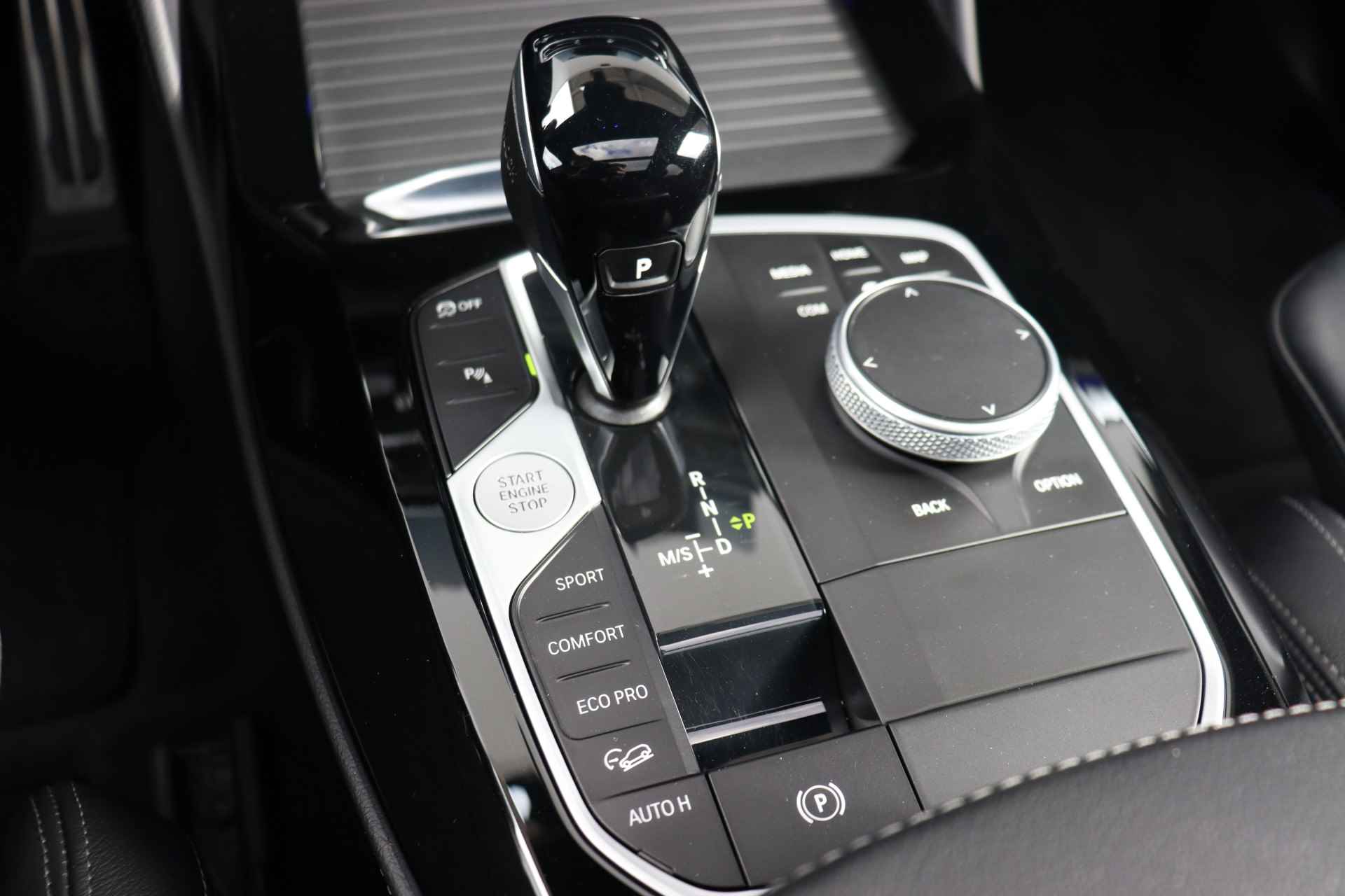 BMW X4 xDrive20i High Executive M-Sportpakket / Head Up Display / Comfort Access / HIFI / Panoramadak / - 25/32
