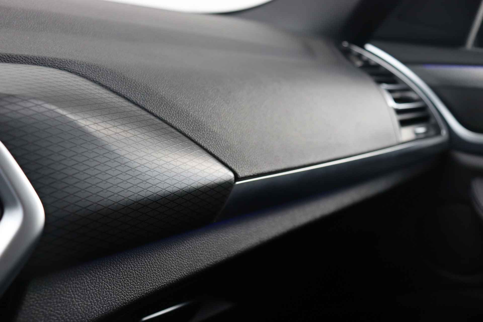 BMW X4 xDrive20i High Executive M-Sportpakket / Head Up Display / Comfort Access / HIFI / Panoramadak / - 28/32