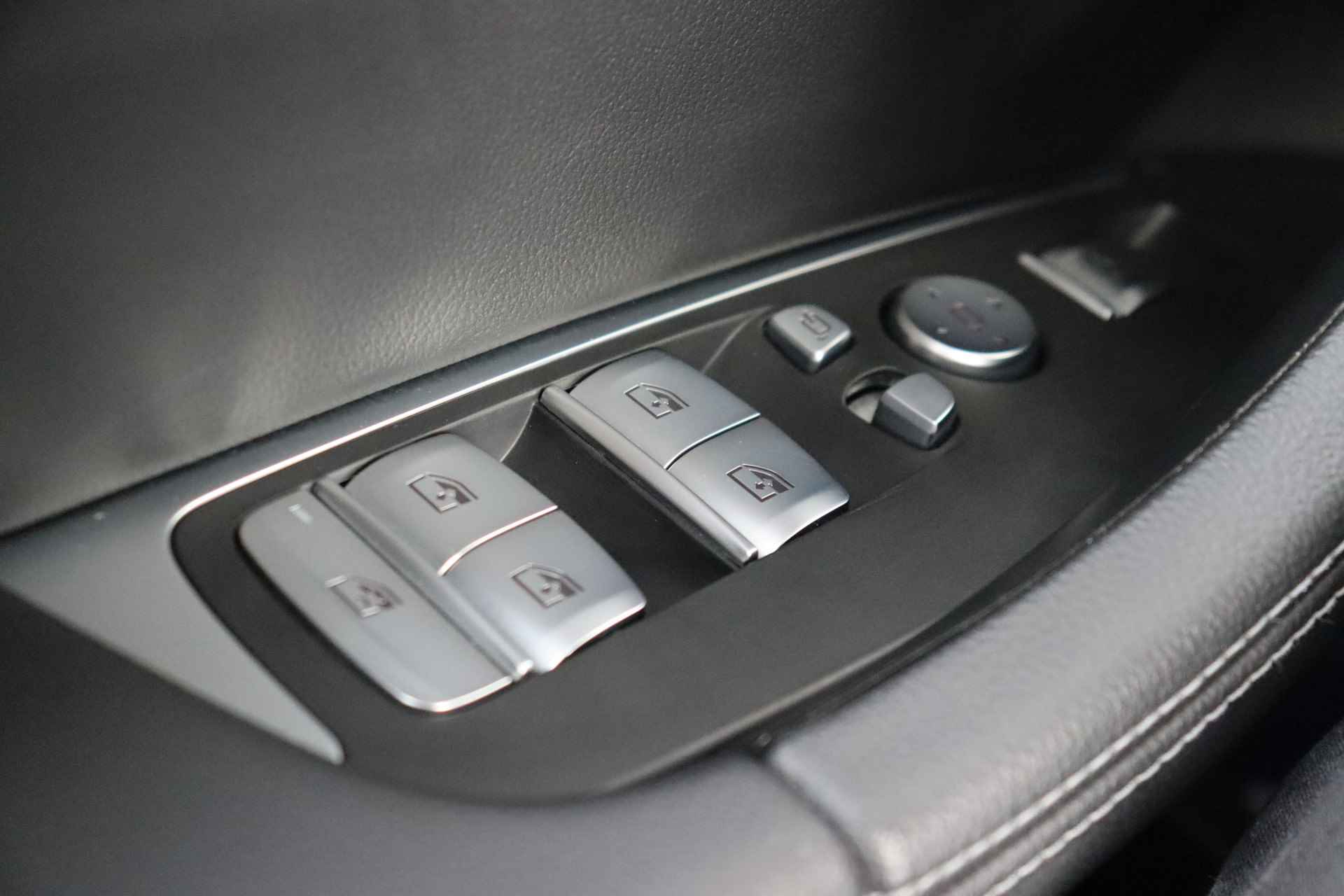 BMW X4 xDrive20i High Executive M-Sportpakket / Head Up Display / Comfort Access / HIFI / Panoramadak / - 30/32