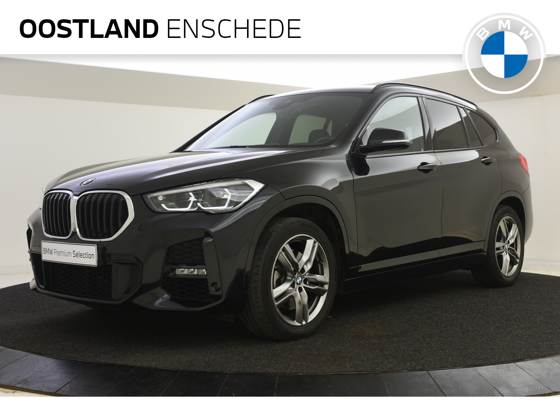 BMW X1 sDrive20i Executive M Sport Automaat / Sportstoelen / Adaptieve LED / Active Cruise Control / Achteruitrijcamera / Head-Up / Park Assistant / Driving Assistant Plus