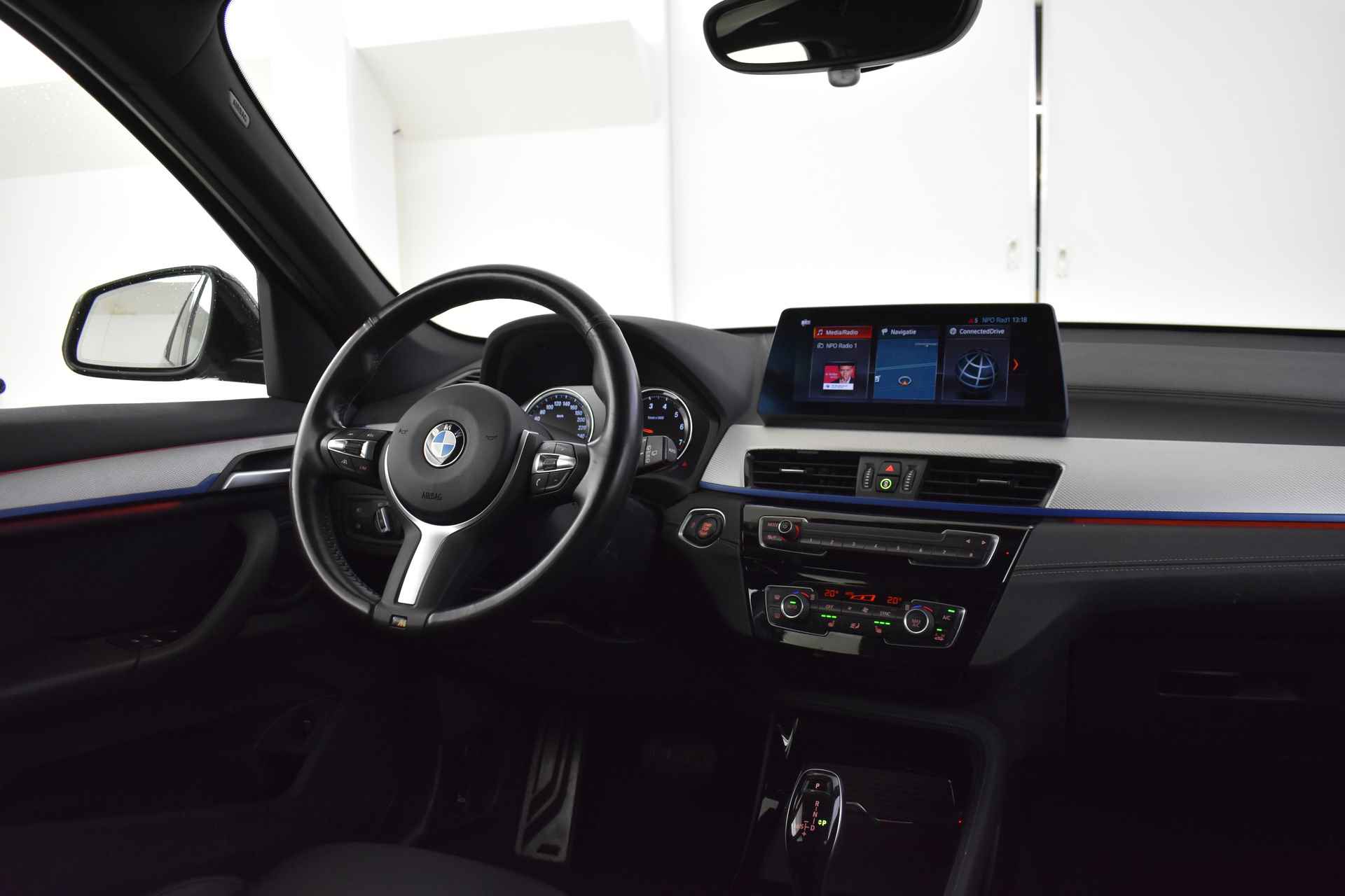 BMW X1 sDrive20i Executive M Sport Automaat / Sportstoelen / Adaptieve LED / Active Cruise Control / Achteruitrijcamera / Head-Up / Park Assistant / Driving Assistant Plus - 11/47