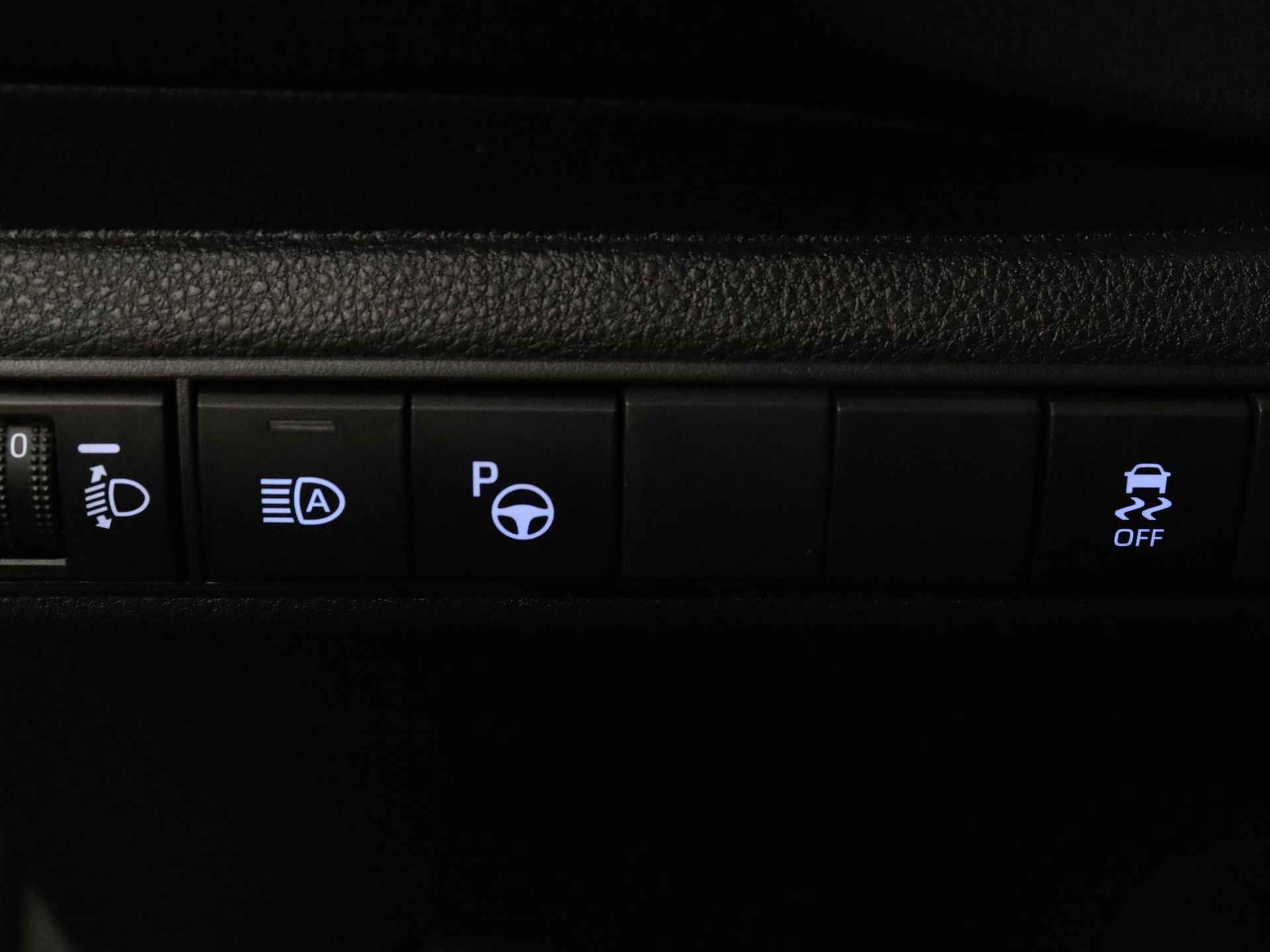 Toyota Corolla 1.8 Hybrid Business Intro | Navigatie | Camera | Climate Control | Parkeer Ass. | LM velgen | Cruise Control Adaptief | - 32/42