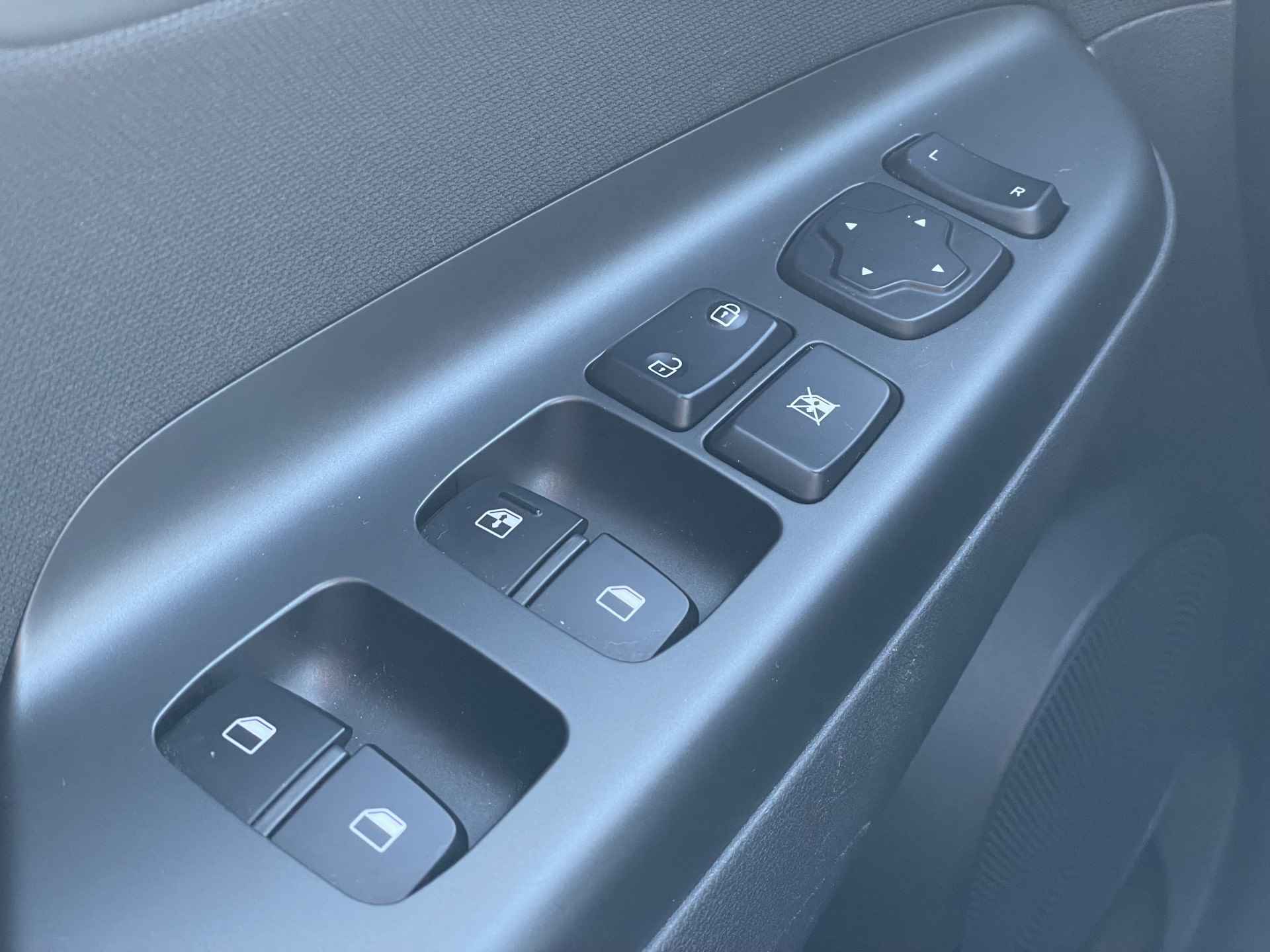 Hyundai KONA 1.6 GDI HEV Comfort | Apple Carplay | Climate Control | Achteruitrijcamera | Rijklaarprijs! - 23/36