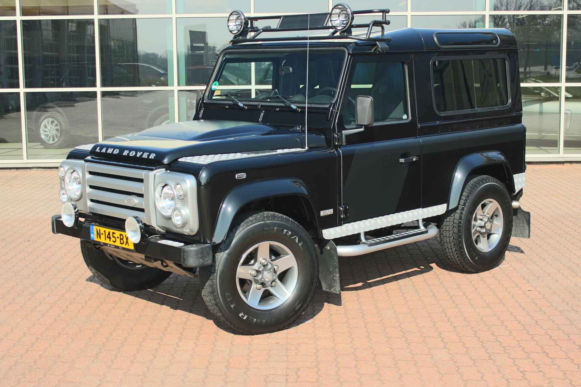 Land Rover Defender 2.4 TD 90 SW SVX 60th Anniversary „De Uiver” Special - 3/35