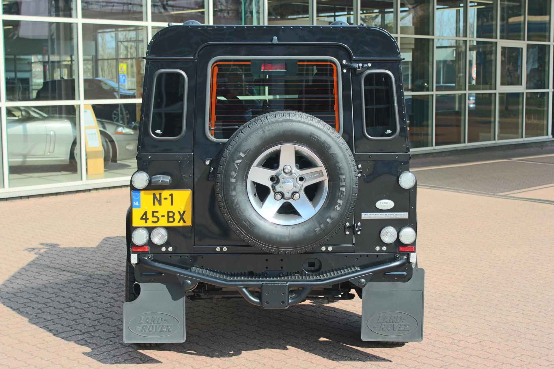 Land Rover Defender 2.4 TD 90 SW SVX 60th Anniversary „De Uiver” Special - 8/35