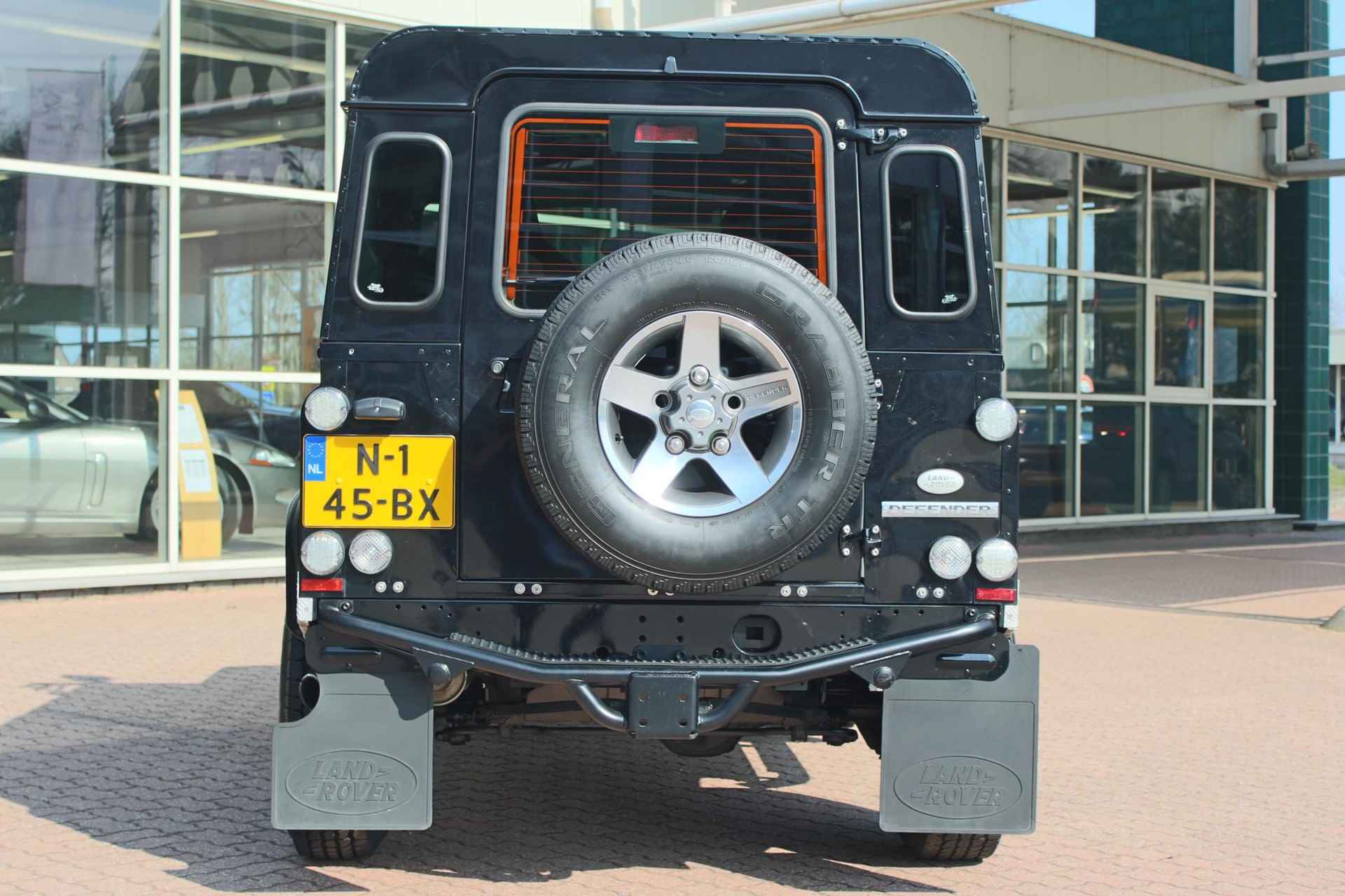 Land Rover Defender 2.4 TD 90 SW SVX 60th Anniversary „De Uiver” Special - 9/35