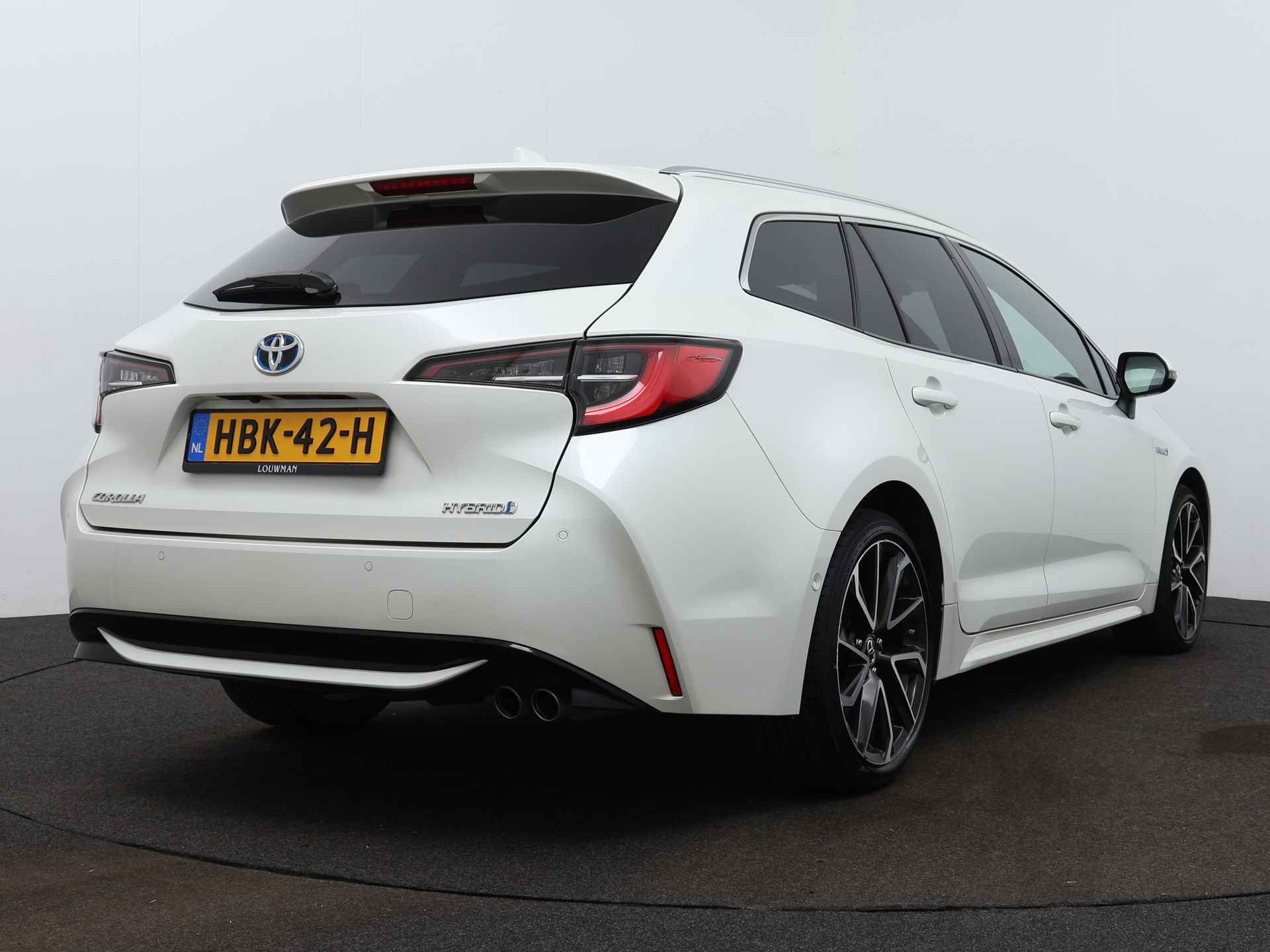 Toyota Corolla Touring Sports 2.0 Hybrid Executive Limited | Parkeersensoren | Dodehoek Ass. | Stoelverwarming | LM velgen | Cruise Control Adaptief | Climate Control | Navigatie | - 3/47