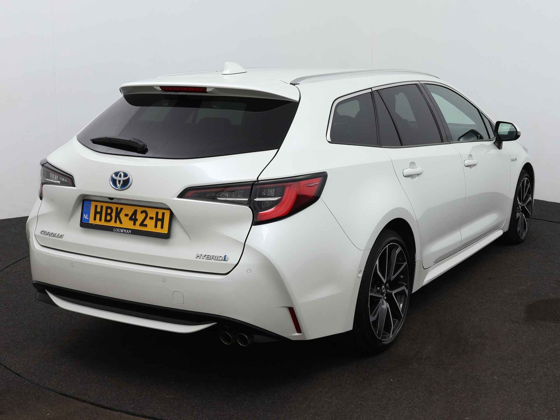 Toyota Corolla Touring Sports 2.0 Hybrid Executive Limited | Parkeersensoren | Dodehoek Ass. | Stoelverwarming | LM velgen | Cruise Control Adaptief | Climate Control | Navigatie | - 17/47