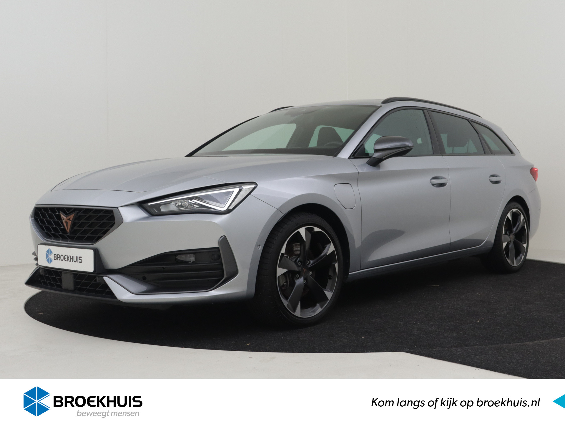 CUPRA Leon Sportstourer 1.4 e-Hybrid Essential Limited 204pk | Keyless | Adaptef cruise control | App connect | Navigatie | Panorama dak | Park assist |