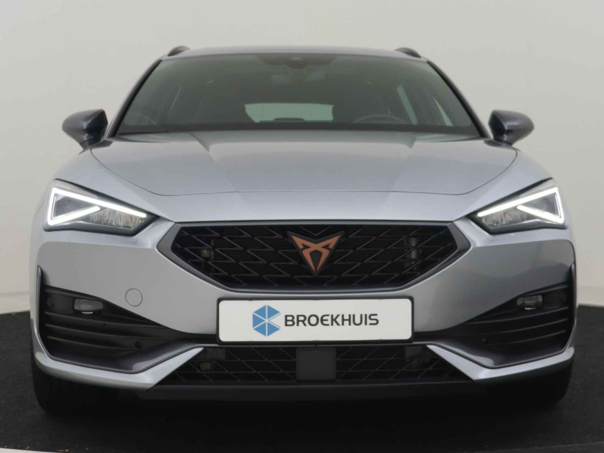 CUPRA Leon Sportstourer 1.4 e-Hybrid Essential Limited 204pk | Keyless | Adaptef cruise control | App connect | Navigatie | Panorama dak | Park assist | - 29/41