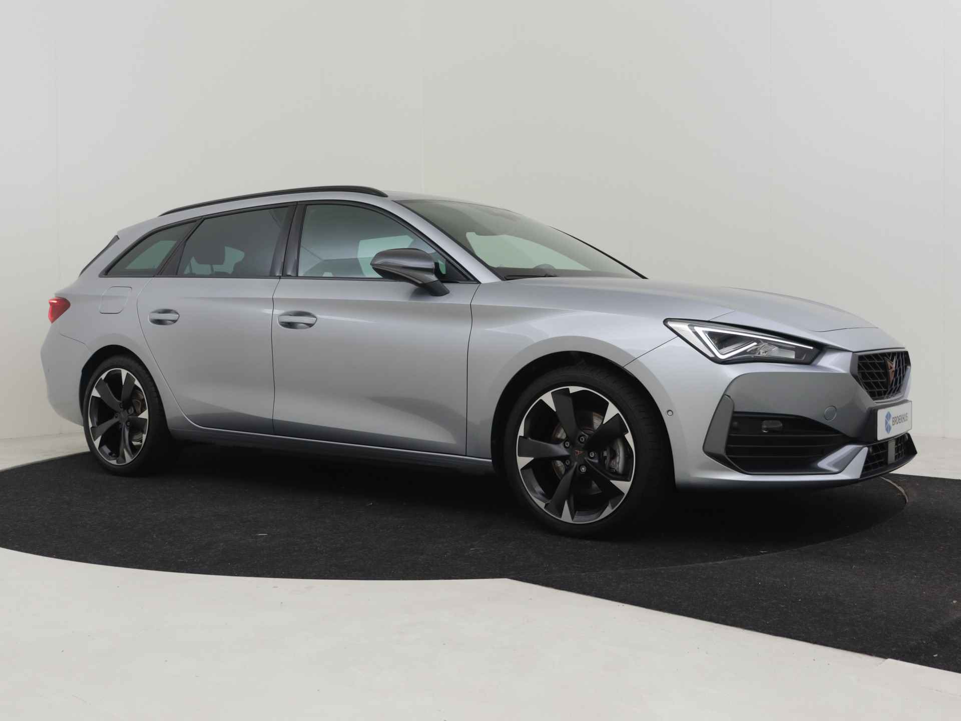 CUPRA Leon Sportstourer 1.4 e-Hybrid Essential Limited 204pk | Keyless | Adaptef cruise control | App connect | Navigatie | Panorama dak | Park assist | - 30/41