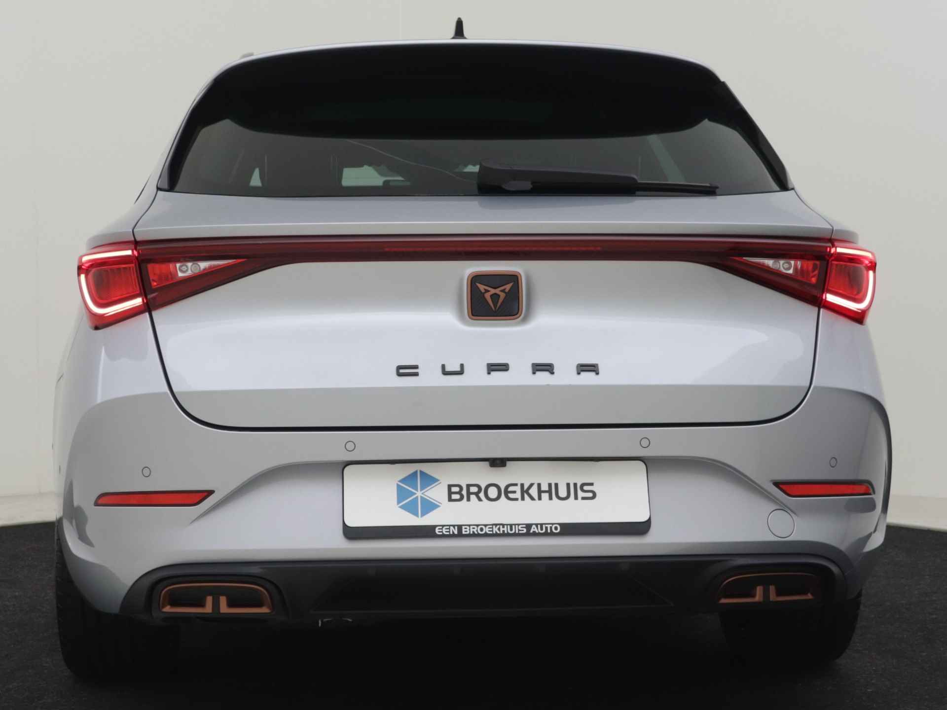 CUPRA Leon Sportstourer 1.4 e-Hybrid Essential Limited 204pk | Keyless | Adaptef cruise control | App connect | Navigatie | Panorama dak | Park assist | - 31/41