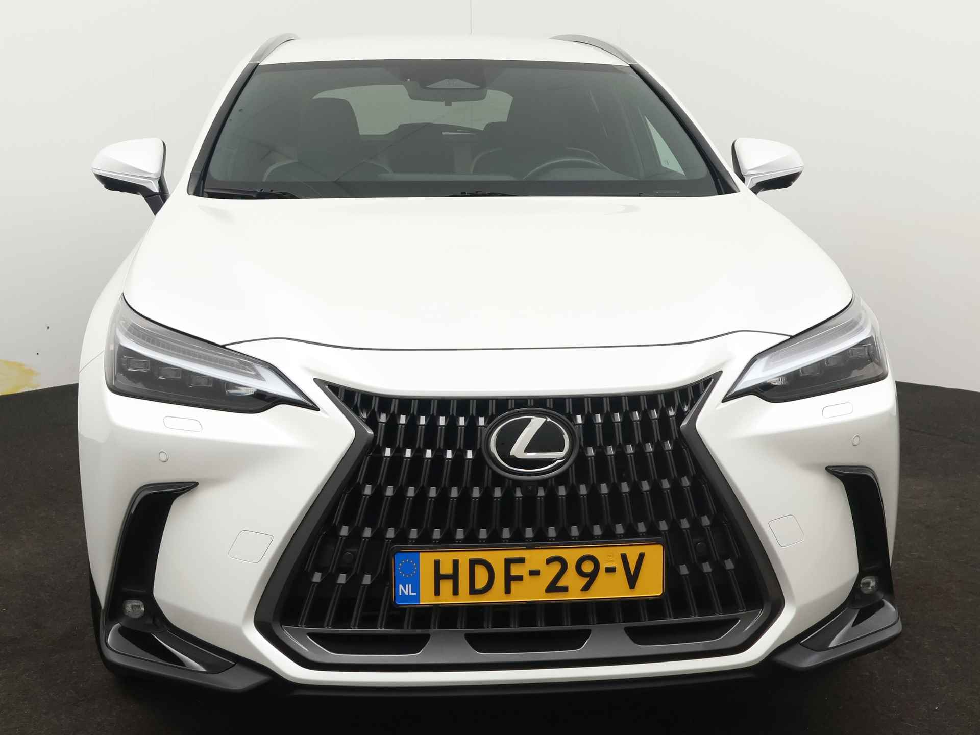 Lexus NX 450h+ Executive Limited | 20" LM Velgen | Head-up Display | Stoeverwarming/-Verkoeling | Stuurverwarming | Trekhaak | 360 Camera | Stoelgeheugen | - 29/56