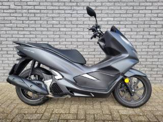 Honda WW 125 Motor Motorscooter Handgeschakeld Grijs 2020 bij viaBOVAG.nl