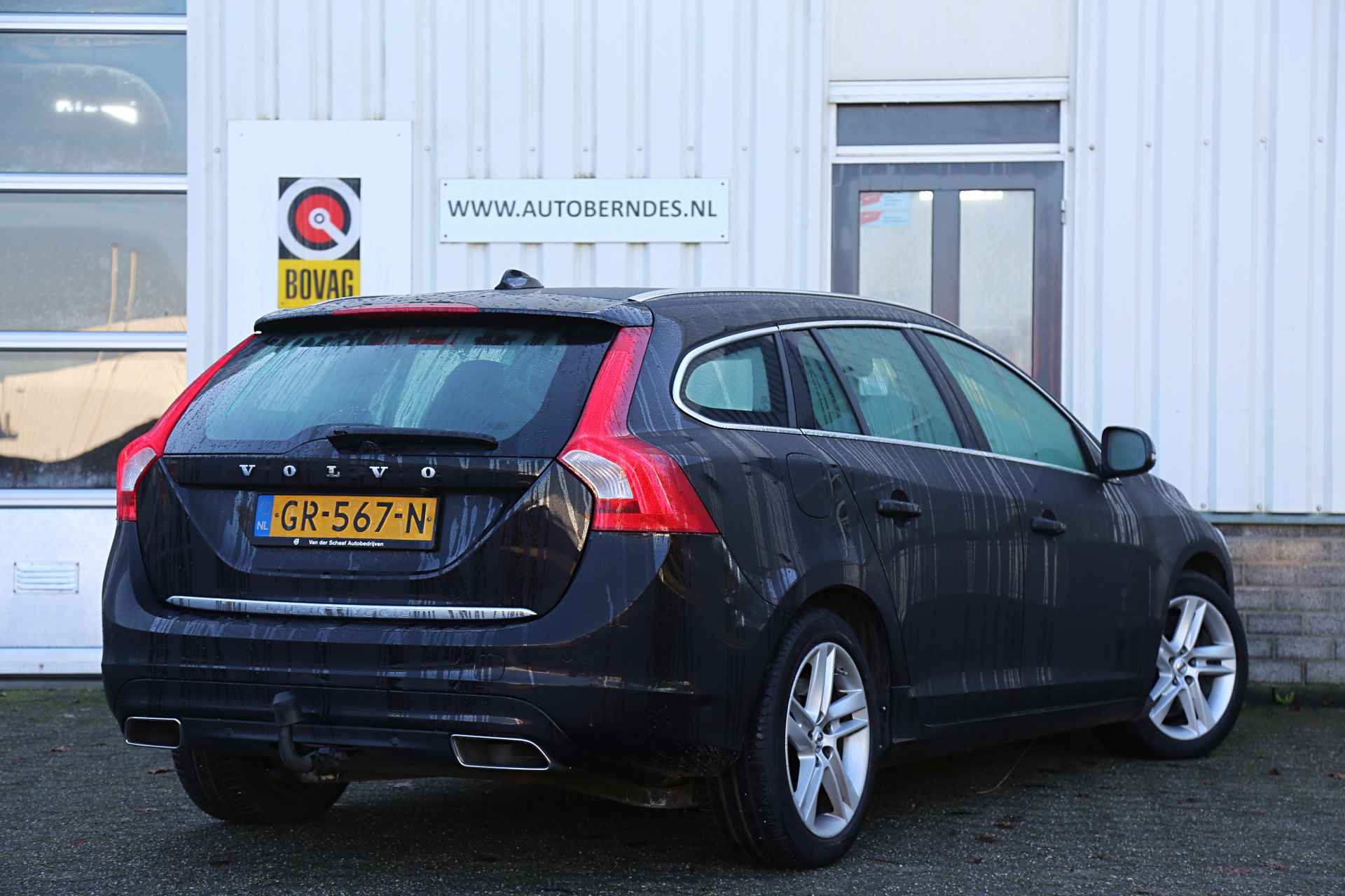 Volvo V60 2.4 D6 AWD PHEV Plug-In Hybrid Summum*Perfect Volvo Onderh.*NL-Auto*Schuifdak/Afneemb.Trekhaak/H&K/Leder/Stoelverw./Navi/Memorie - 2/16