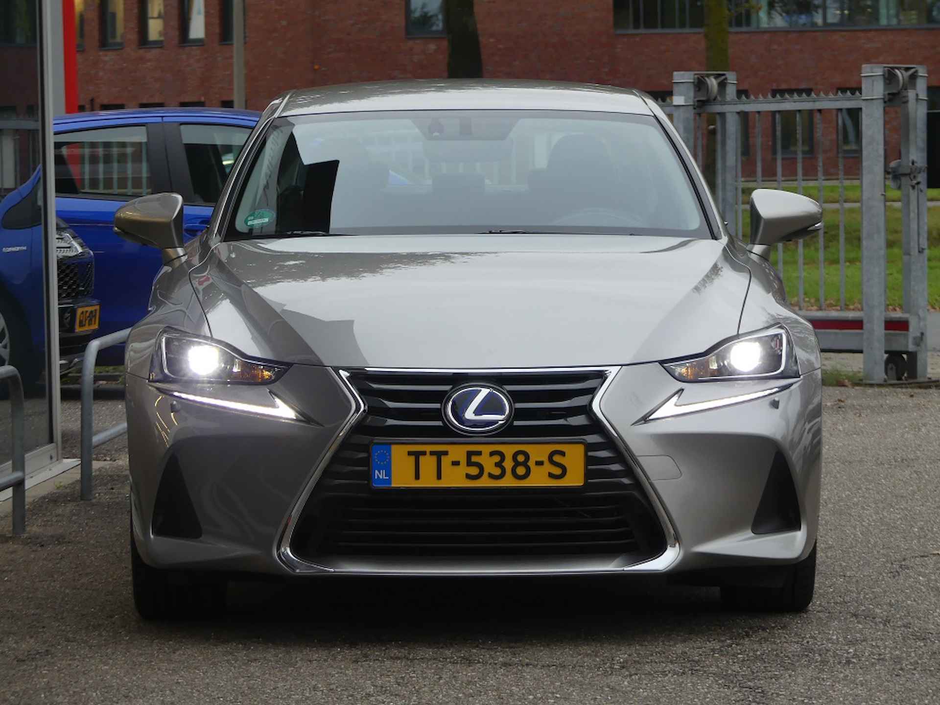 Lexus IS 300h Hybrid Business Line | Navigatie | Stoelverwarming | Keyles - 2/30