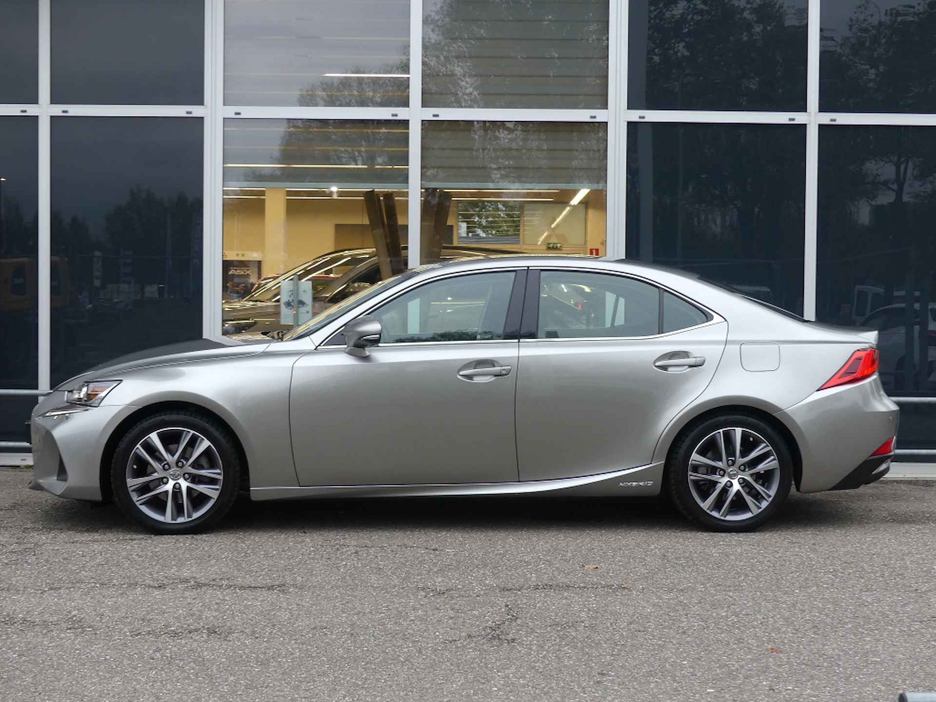 Lexus IS 300h Hybrid Business Line | Navigatie | Stoelverwarming | Keyles - 4/30