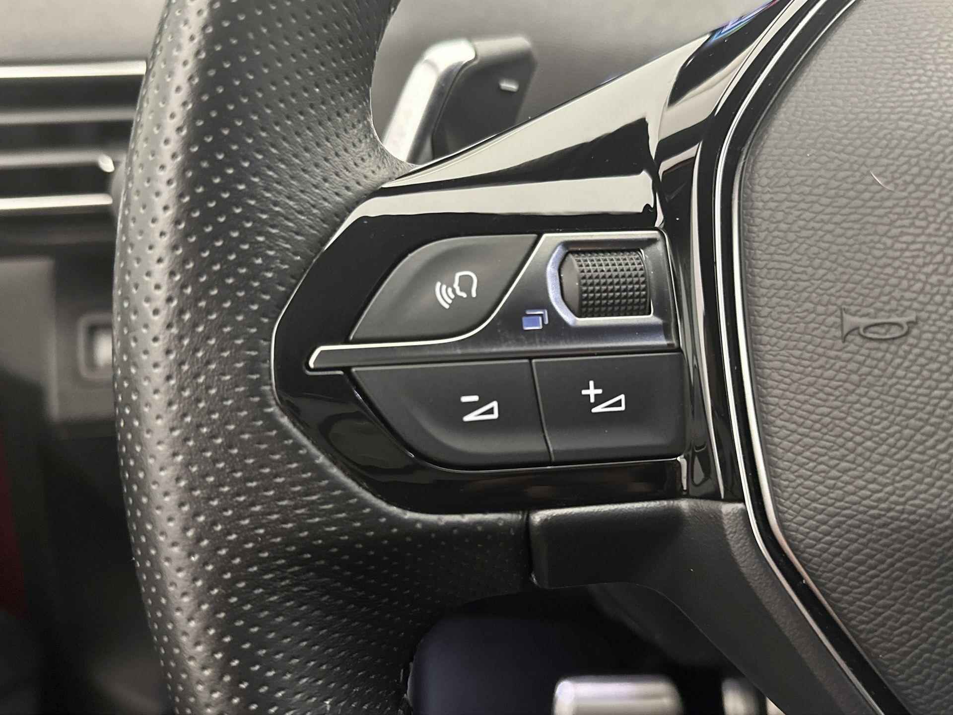 Peugeot 3008 SUV GT 1.6 Plug-in HYbrid4 300pk Automaat | Navigatie | Achteruitrijcamera | Leder/Alcantara | Climate Control | Adaptieve Cruise Control | Full Led koplampen | Keyless | Parkeersensoren v+a | Dodehoeksensor | Apple Carplay / Android Auto | DAB+ radio | Donker getint glas | 18" lichtmetalen velgen | - 19/35