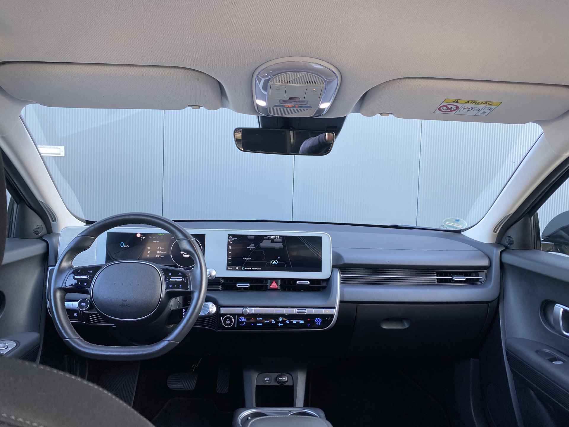 Hyundai IONIQ 5 73 kWh 217pk Connect Automaat | Climate | Camera | Keyless | Full Led | Navigatie | Winterpakket | Warmtepomp | 19" Lichtmetaal - 15/33