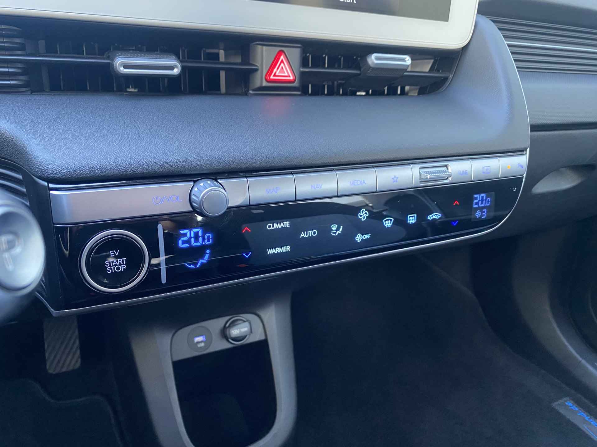 Hyundai IONIQ 5 73 kWh 217pk Connect Automaat | Climate | Camera | Keyless | Full Led | Navigatie | Winterpakket | Warmtepomp | 19" Lichtmetaal - 28/33