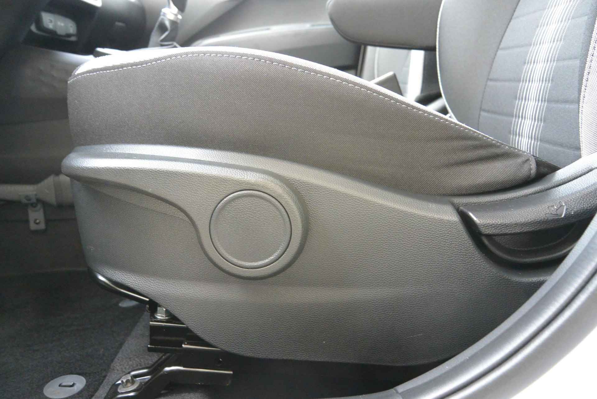 Hyundai i10 1.0 Comfort │ 8-inch Multimediascherm │ Airconditioning - 25/57