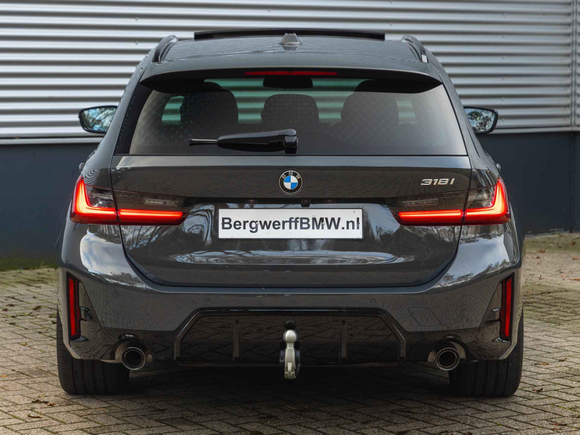 BMW 3 Serie Touring 318i M-Sport - Pano - Trekhaak - Widescreen - Stoelverwarming - Hifi - Camera - 6/36