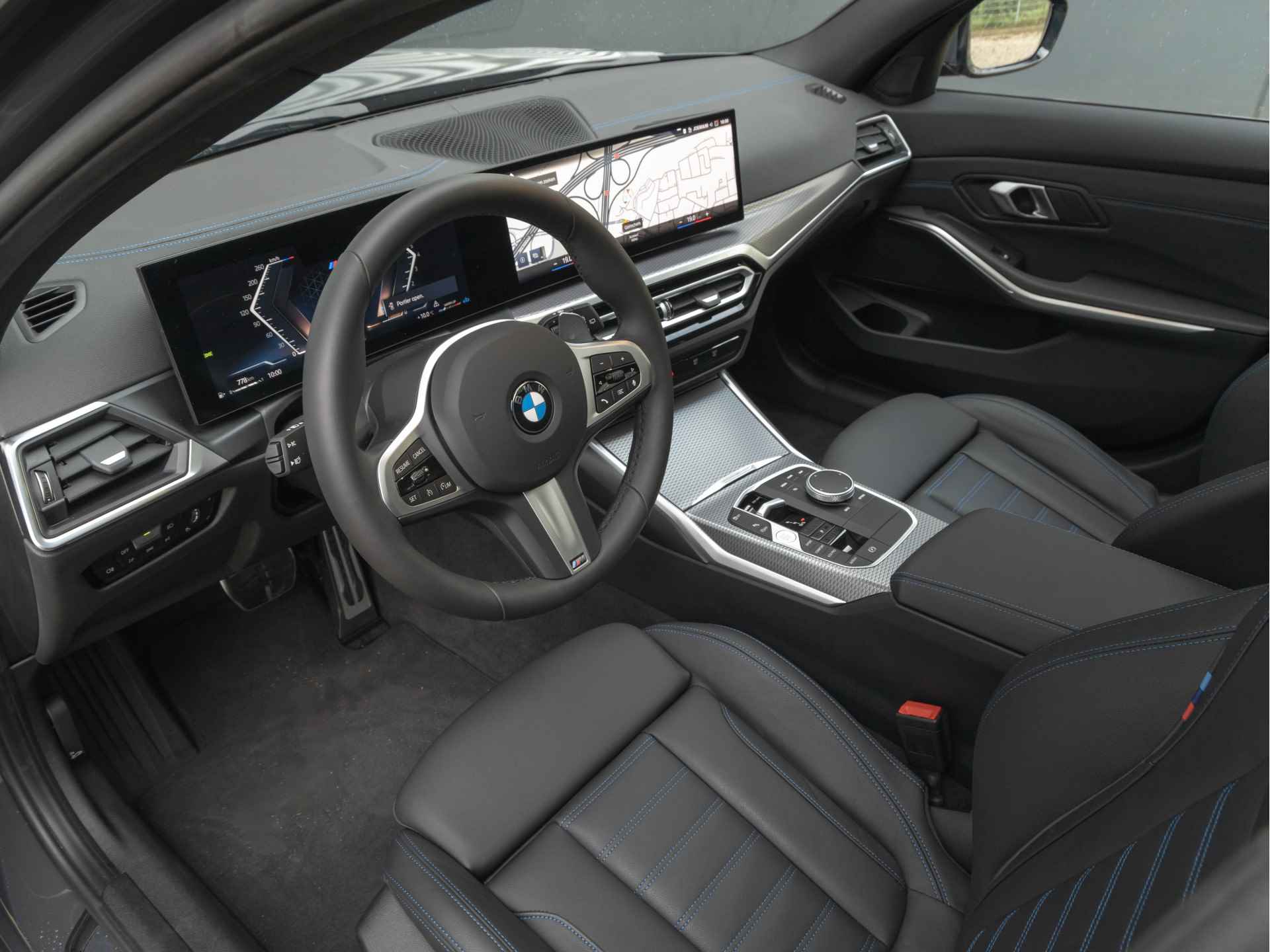 BMW 3 Serie Touring 318i M-Sport - Pano - Trekhaak - Widescreen - Stoelverwarming - Hifi - Camera - 15/36