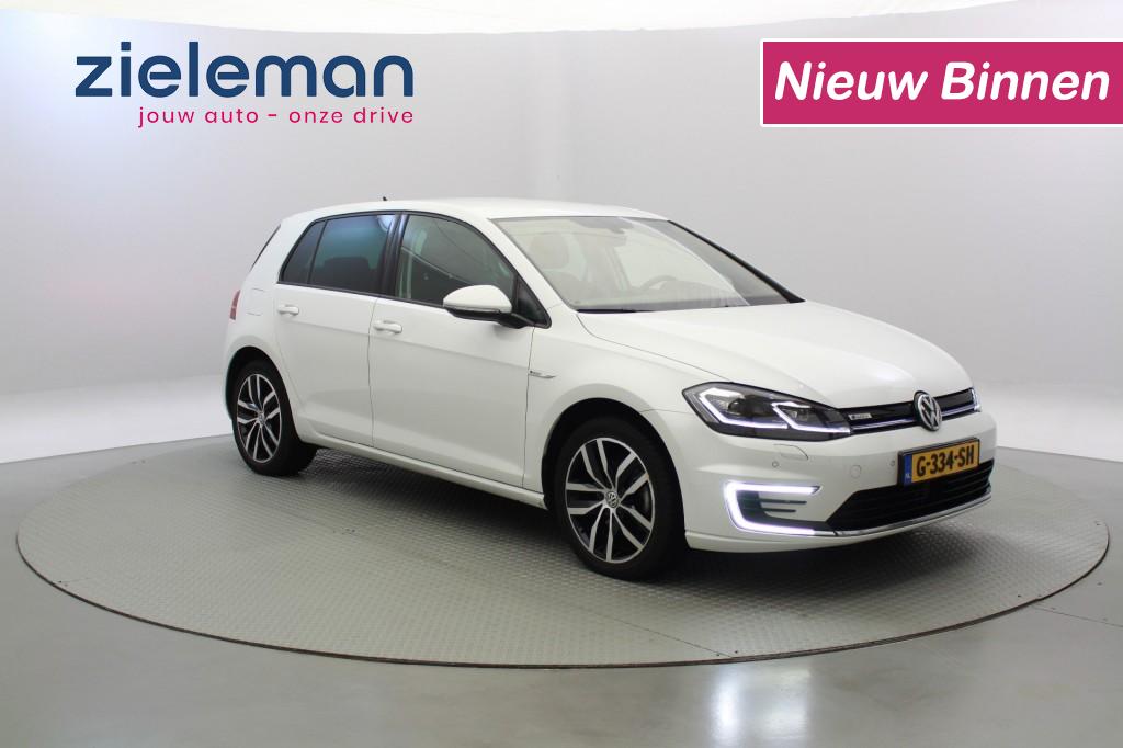 VOLKSWAGEN Golf e-Golf- Digital Cockpit, Camera, Stoelverw. Parelmoer Metalli