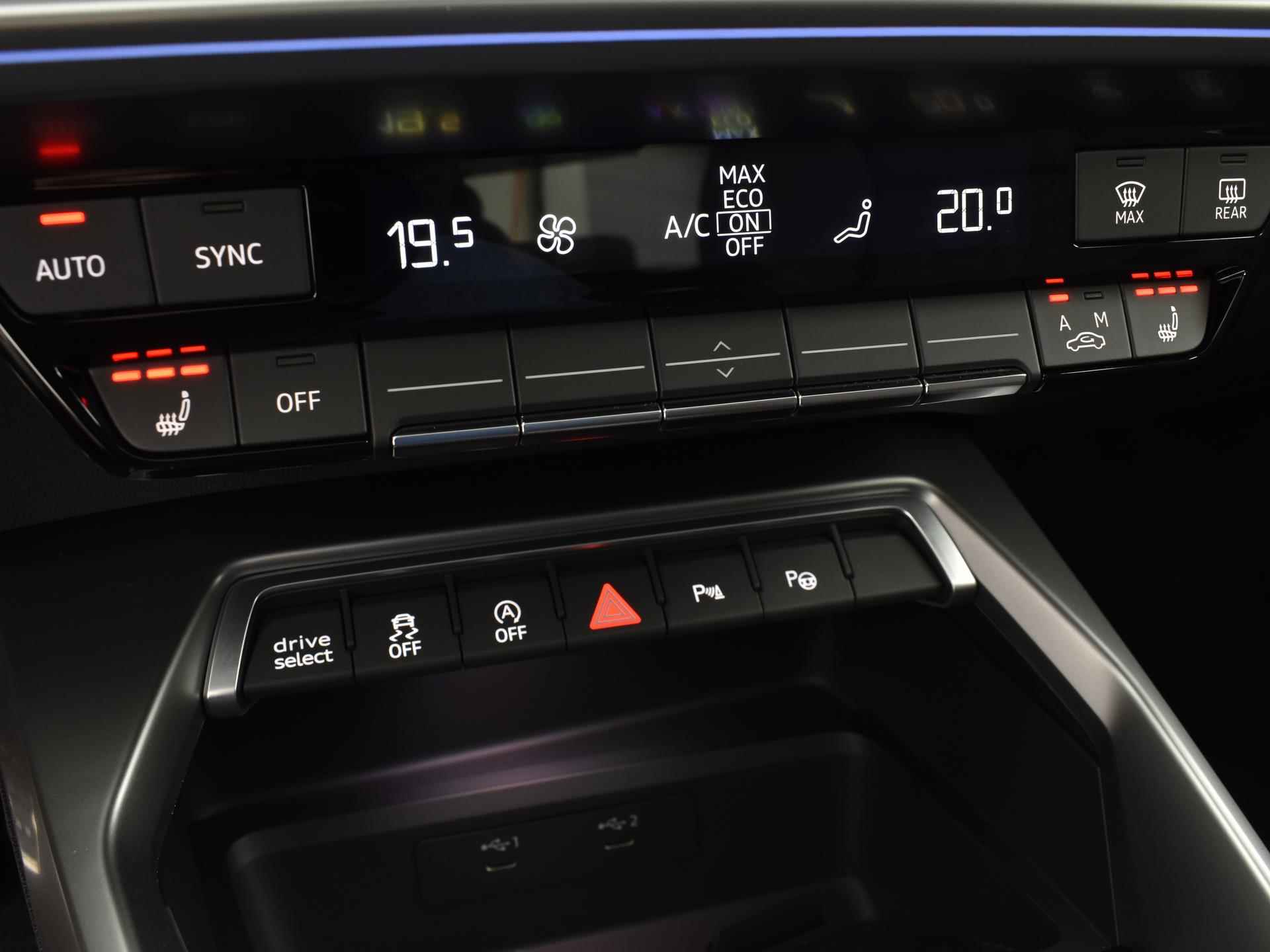 Audi RS3 Limousine RS 3 Quattro 2.5 TFSI 400 PK | 280 km/h | RS-Sportuitlaat & RS Adaptief Onderstel | Panorama-glasdak | Stoelbekleding van leder | Bang & olufsen sound system | Matrix led-koplampen | - 43/49