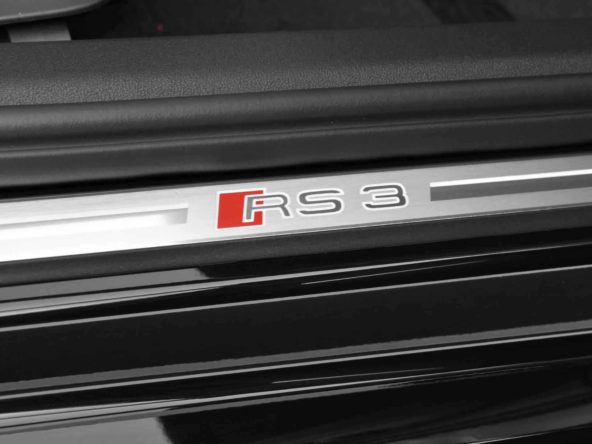 Audi RS3 Limousine RS 3 Quattro 2.5 TFSI 400 PK | 280 km/h | RS-Sportuitlaat & RS Adaptief Onderstel | Panorama-glasdak | Stoelbekleding van leder | Bang & olufsen sound system | Matrix led-koplampen | - 46/49