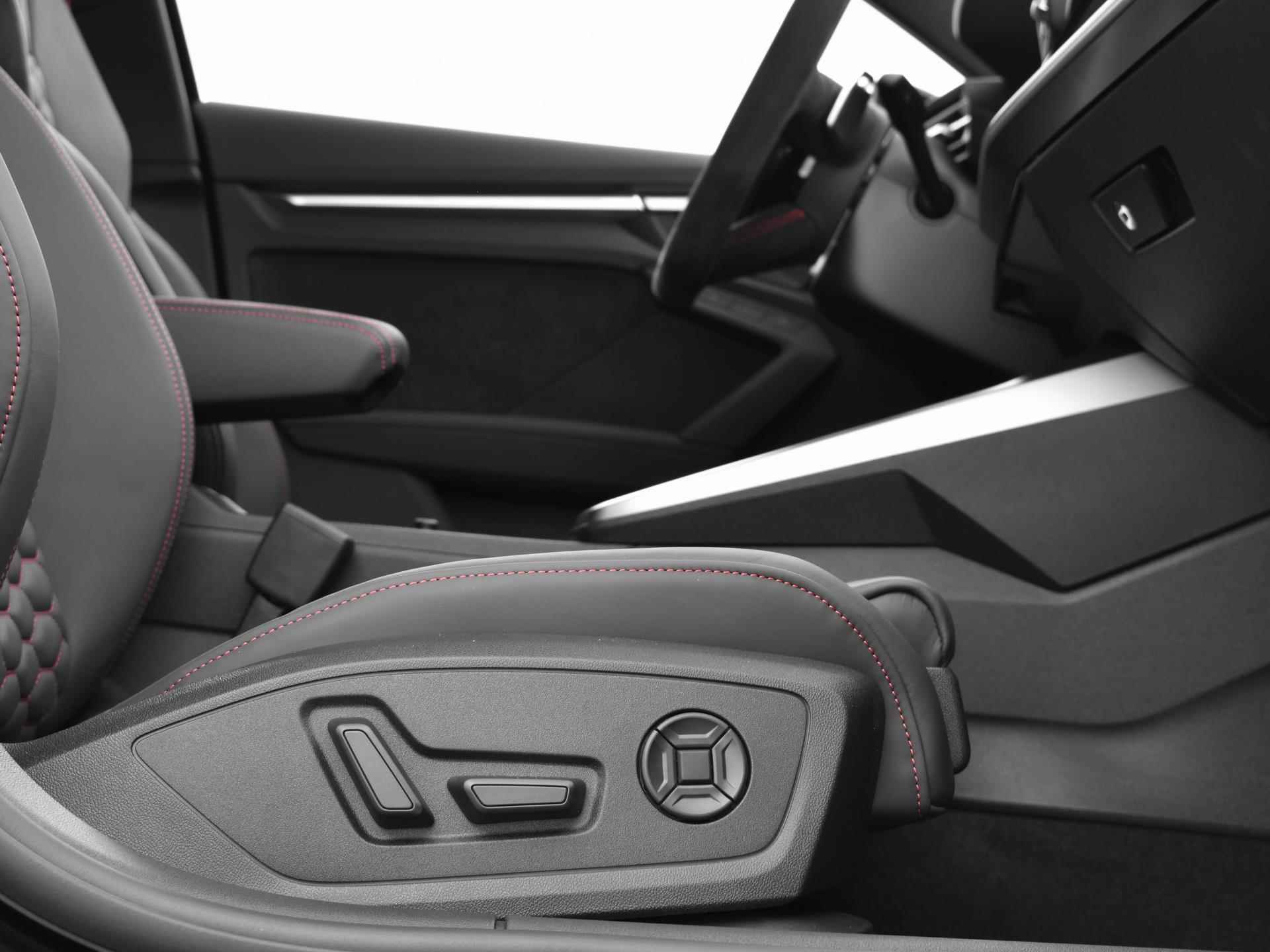 Audi RS3 Limousine RS 3 Quattro 2.5 TFSI 400 PK | 280 km/h | RS-Sportuitlaat & RS Adaptief Onderstel | Panorama-glasdak | Stoelbekleding van leder | Bang & olufsen sound system | Matrix led-koplampen | - 21/49