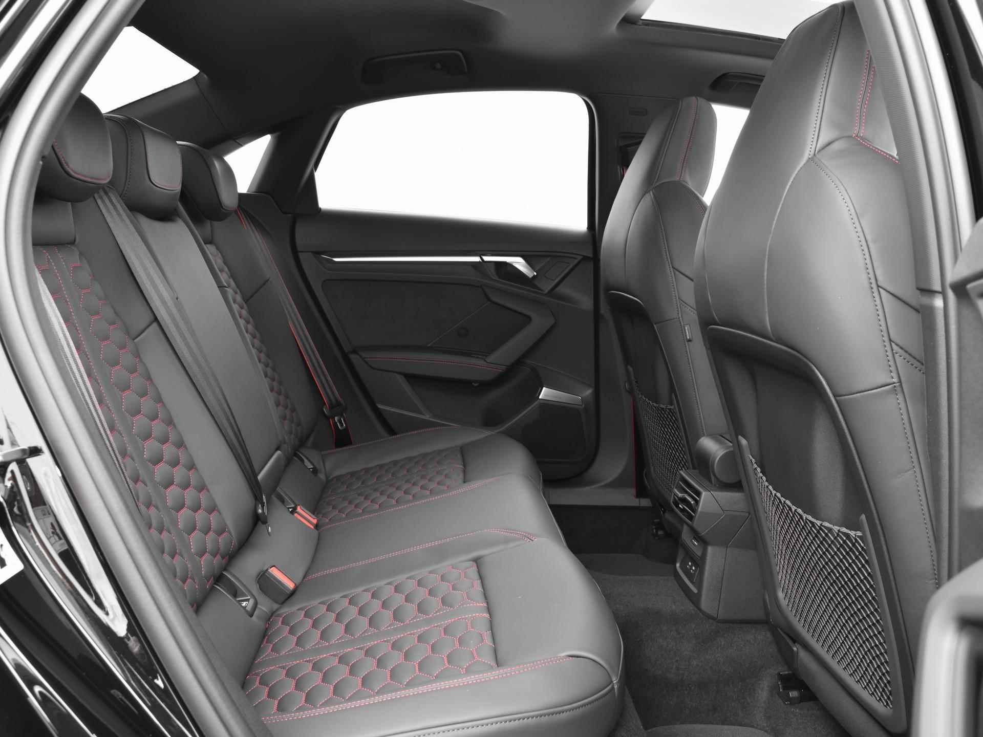 Audi RS3 Limousine RS 3 Quattro 2.5 TFSI 400 PK | 280 km/h | RS-Sportuitlaat & RS Adaptief Onderstel | Panorama-glasdak | Stoelbekleding van leder | Bang & olufsen sound system | Matrix led-koplampen | - 22/49