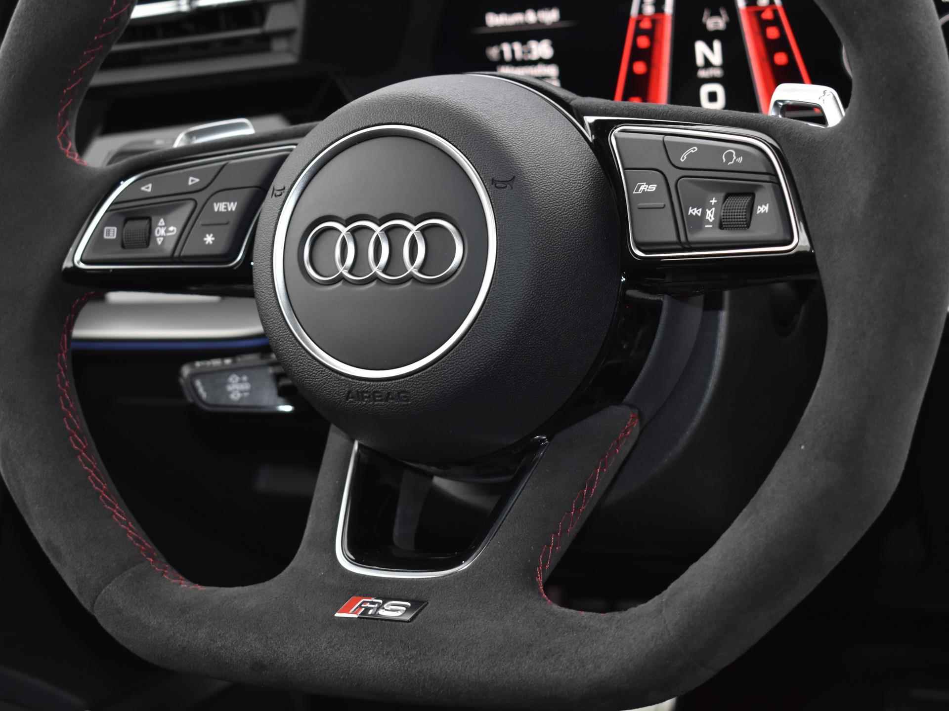 Audi RS3 Limousine RS 3 Quattro 2.5 TFSI 400 PK | 280 km/h | RS-Sportuitlaat & RS Adaptief Onderstel | Panorama-glasdak | Stoelbekleding van leder | Bang & olufsen sound system | Matrix led-koplampen | - 35/49