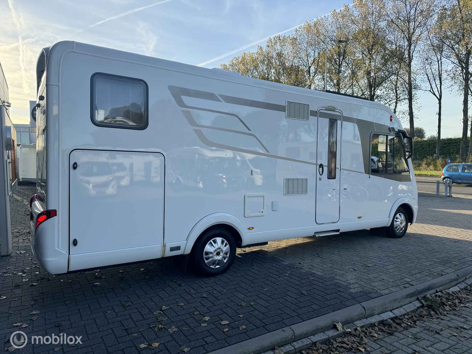 Hymer B678 DL Enkele Bedden Hefbed Zonnepanelen Grote Garage - 4/30