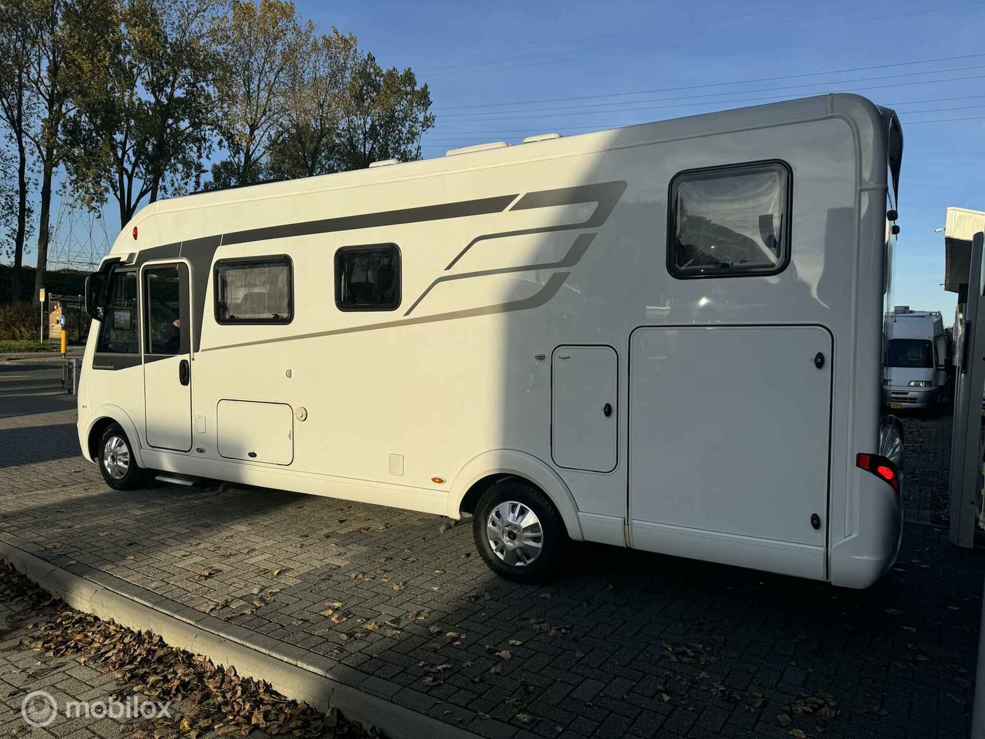 Hymer B678 DL Enkele Bedden Hefbed Zonnepanelen Grote Garage - 5/30