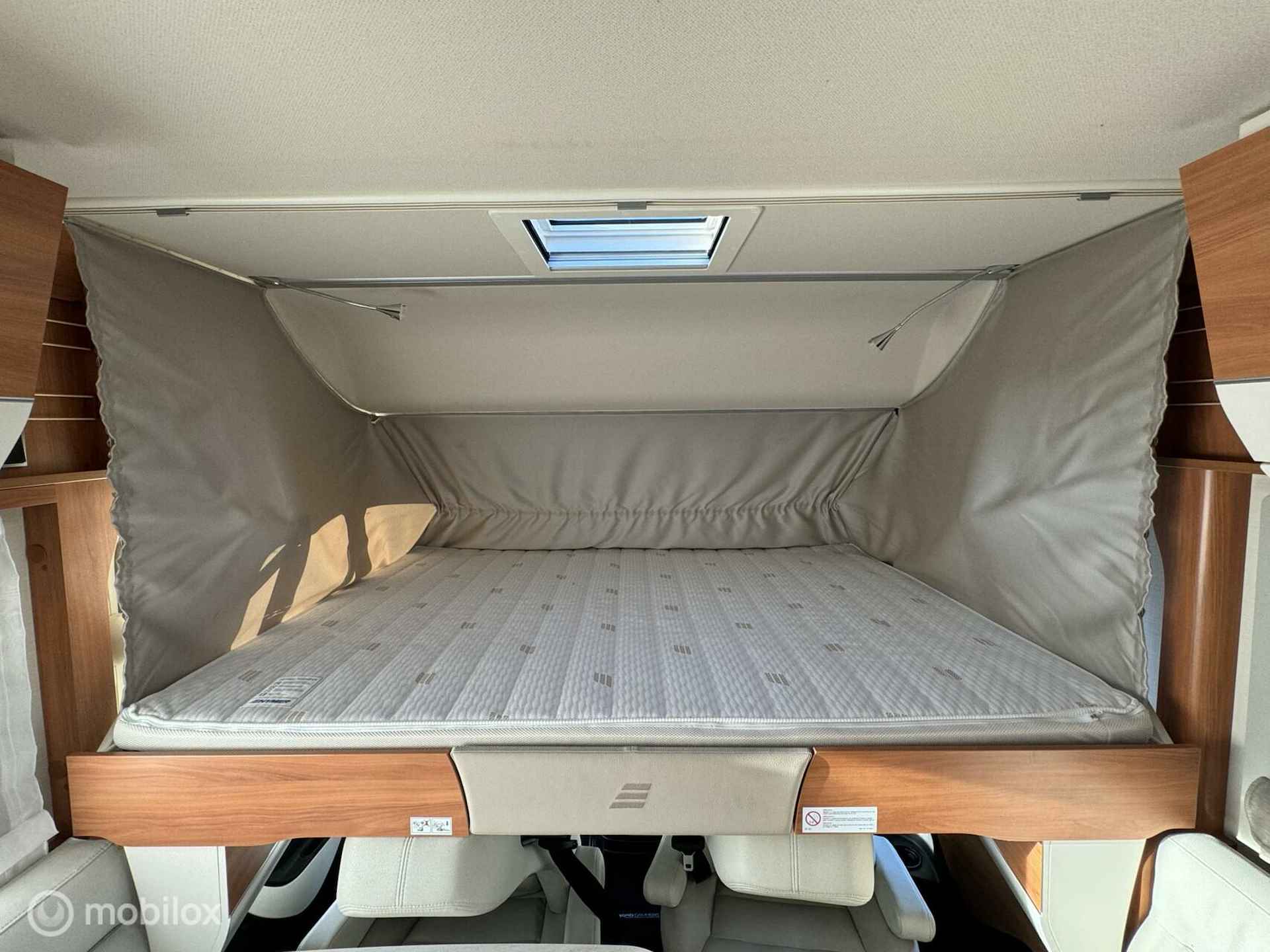 Hymer B678 DL Enkele Bedden Hefbed Zonnepanelen Grote Garage - 20/30