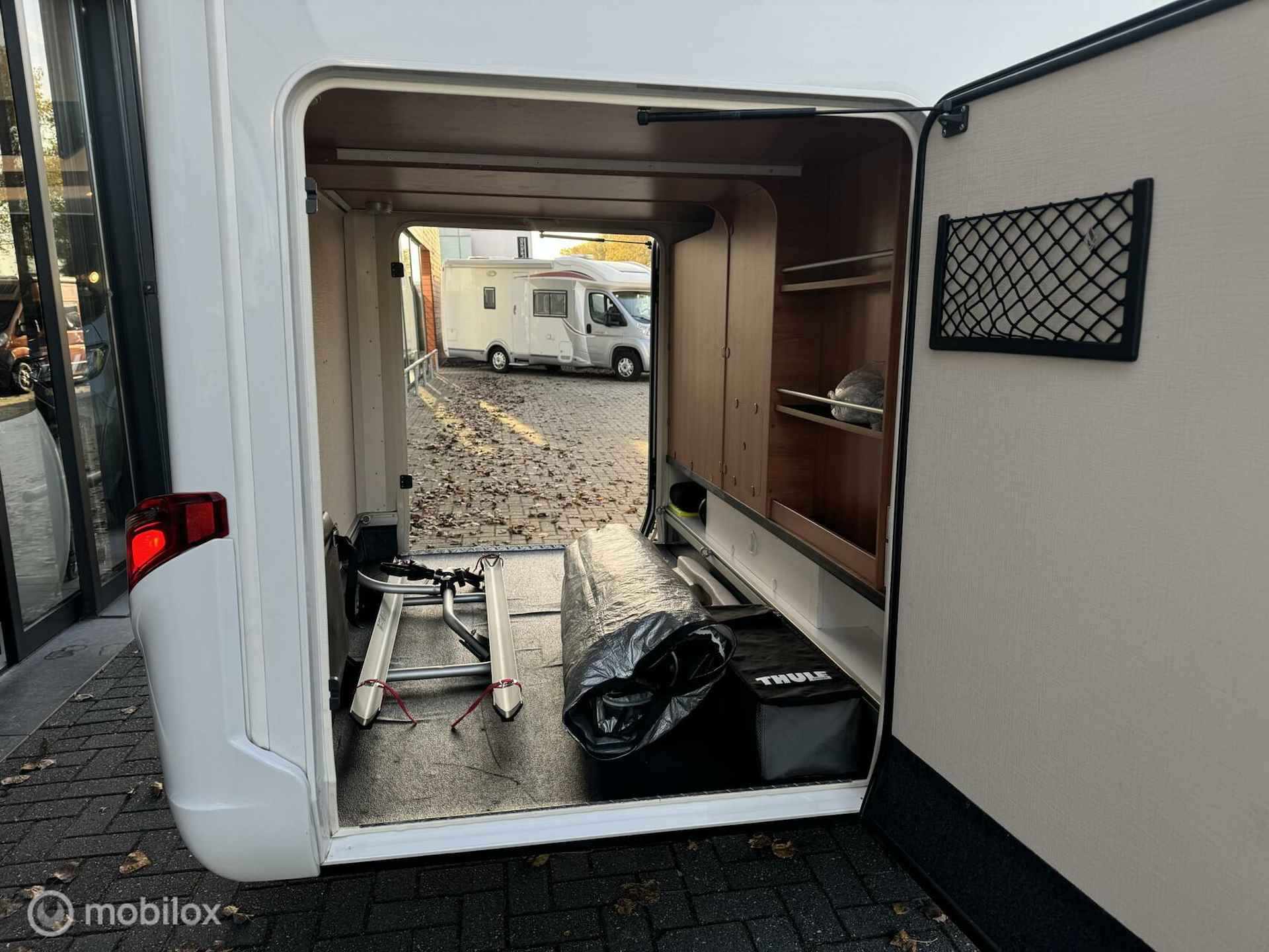 Hymer B678 DL Enkele Bedden Hefbed Zonnepanelen Grote Garage - 24/30